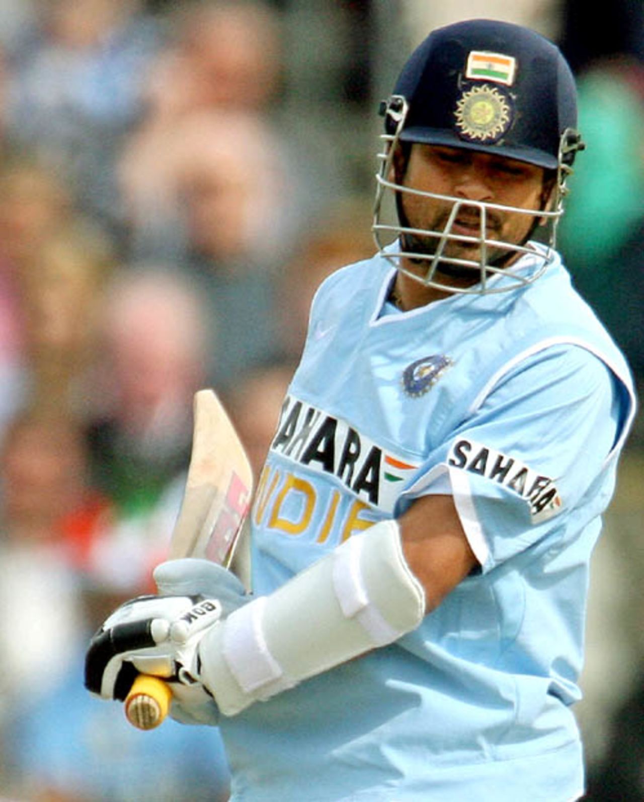 Sachin Tendulkar sways away from a bouncer, England v India, 4th ODI, Old Trafford, August 30, 2007