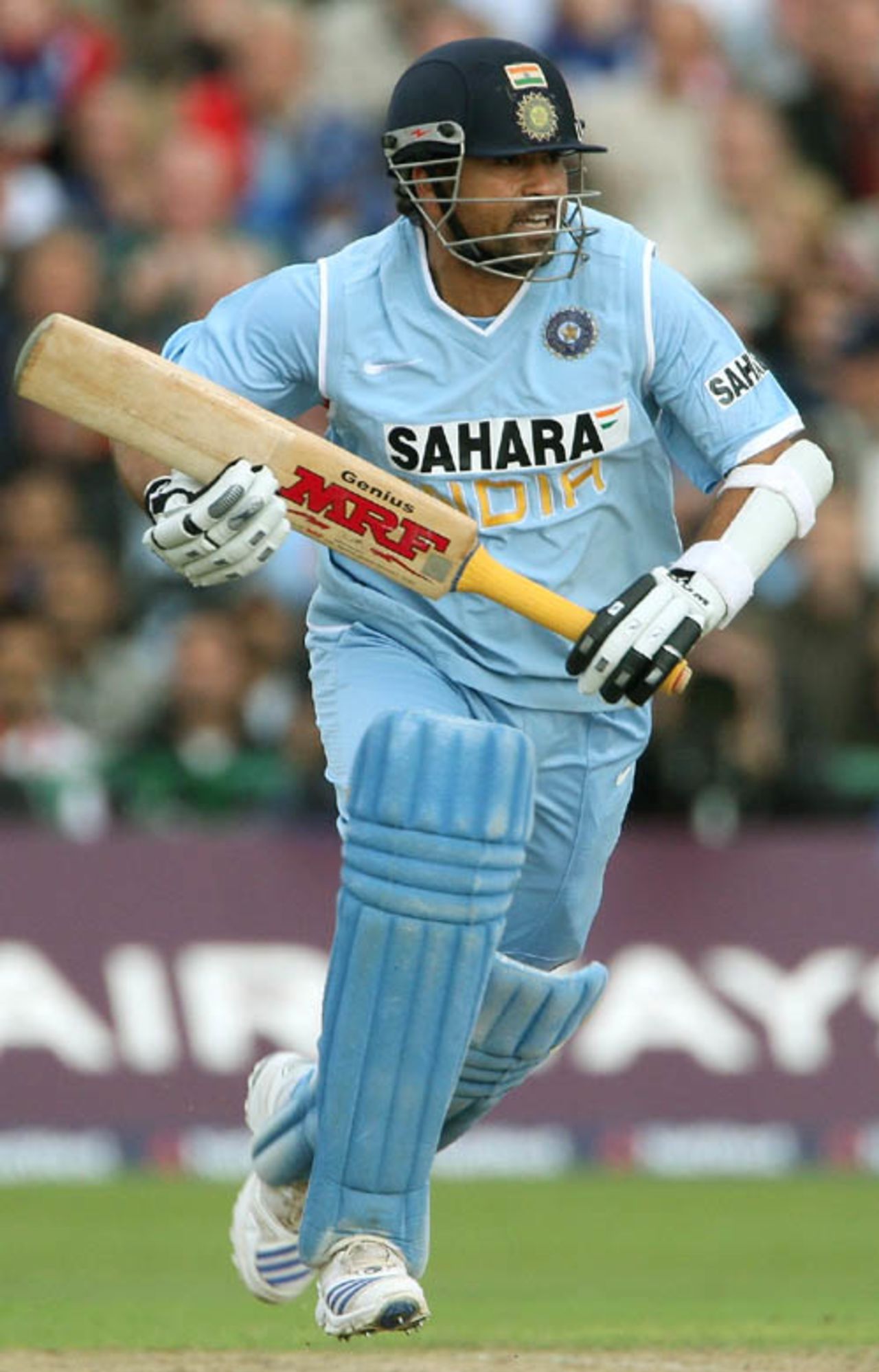 Sachin Tendulkar picks up a single during his half-century,  England v India, 4th ODI, Old Trafford, August 30, 2007
