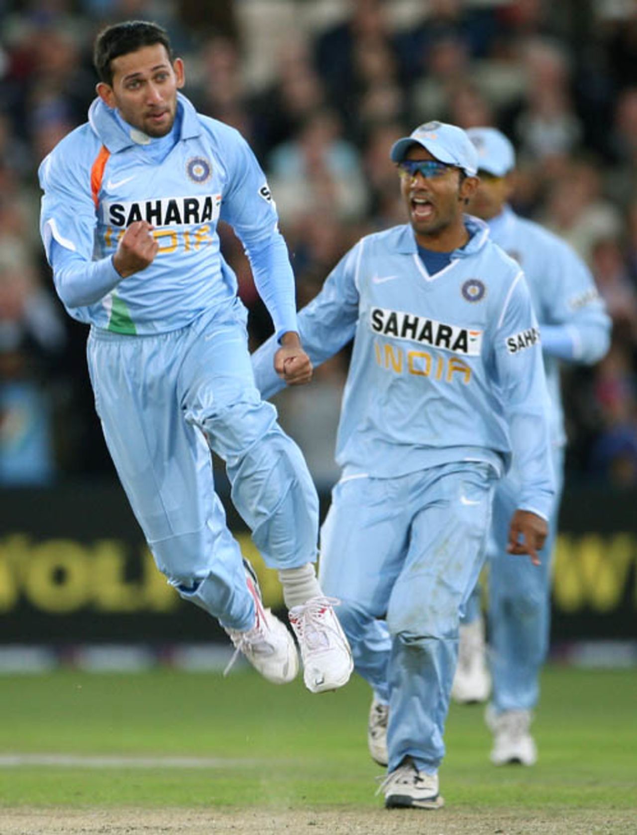  Ajit Agarkar is over the moon after dismissing Ian Bell,  England v India, 4th ODI, Old Trafford, August 30, 2007
