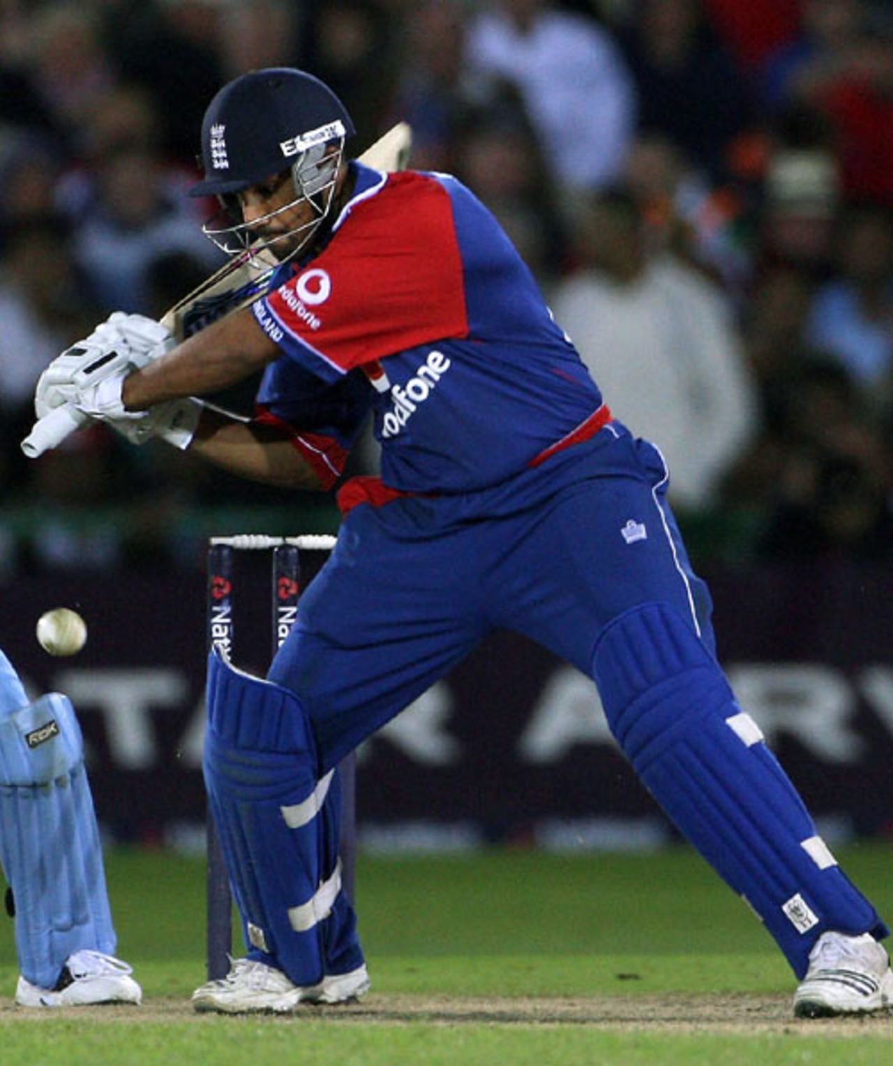 Ravi Bopara cuts the ball during his unbeaten 43,  England v India, 4th ODI, Old Trafford, August 30, 2007
