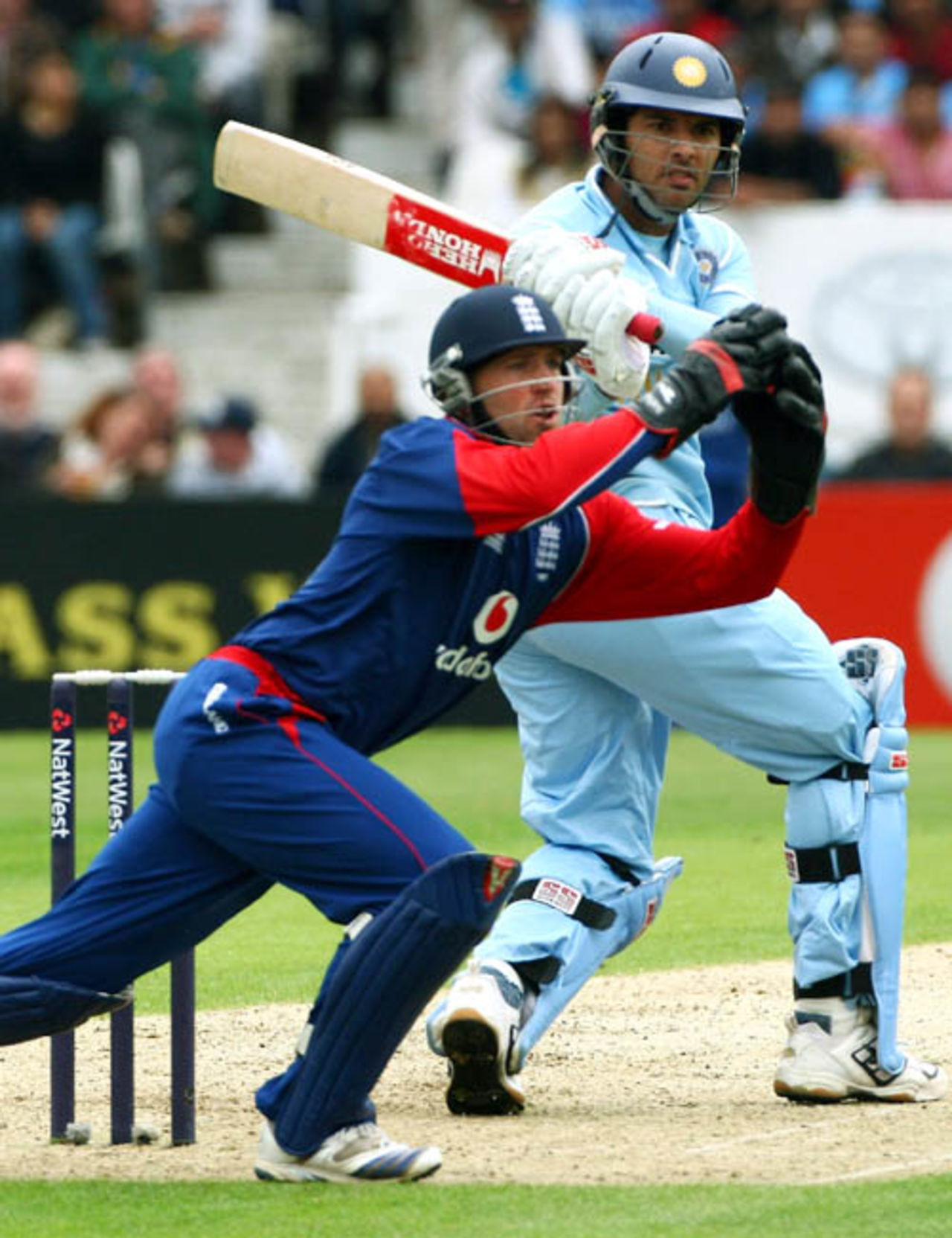 Yuvraj Singh swivels and pulls past Matt Prior, England v India, 5th ODI, Headingley, September 2, 2007
