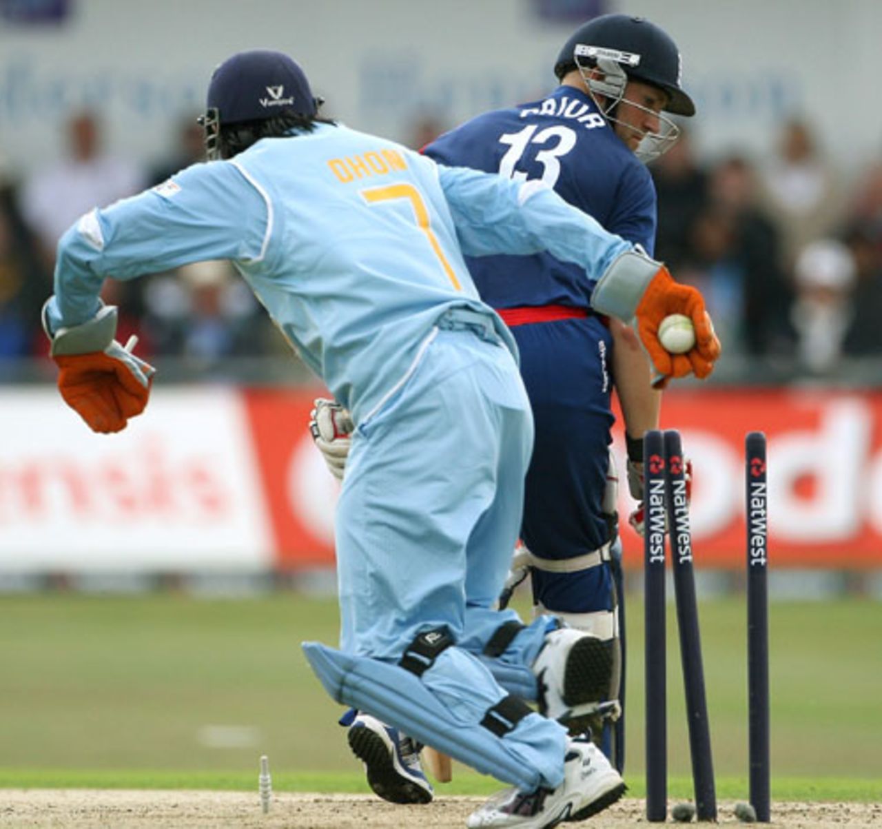  Mahendra Singh Dhoni stumps Matt Prior, England v India, 5th ODI, Headingley, September 2, 2007