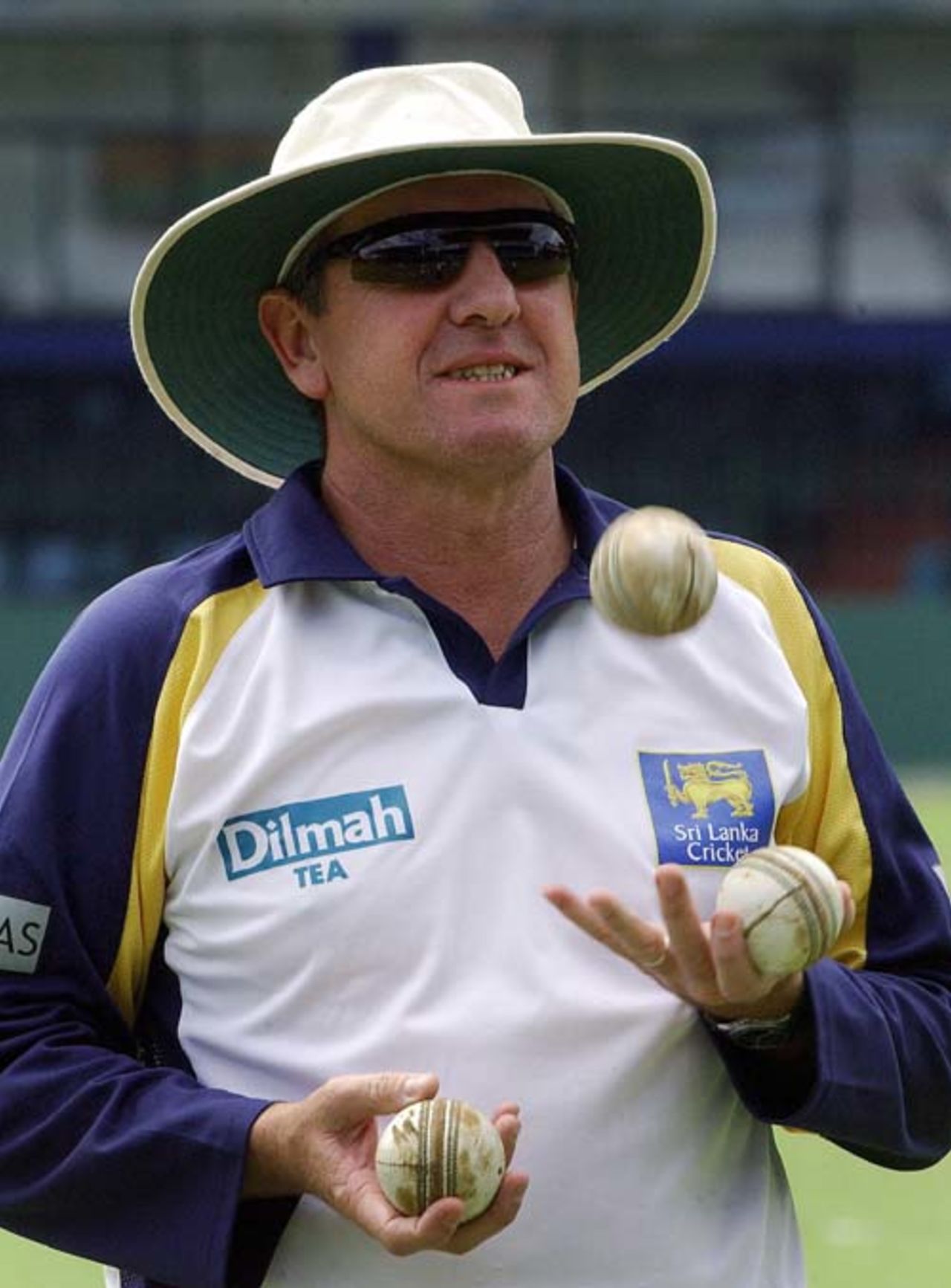 Trevor Bayliss supervises a training session as Sri Lanka prepare for the Twenty20 World Championship, SSC, Colombo, September 3, 2007