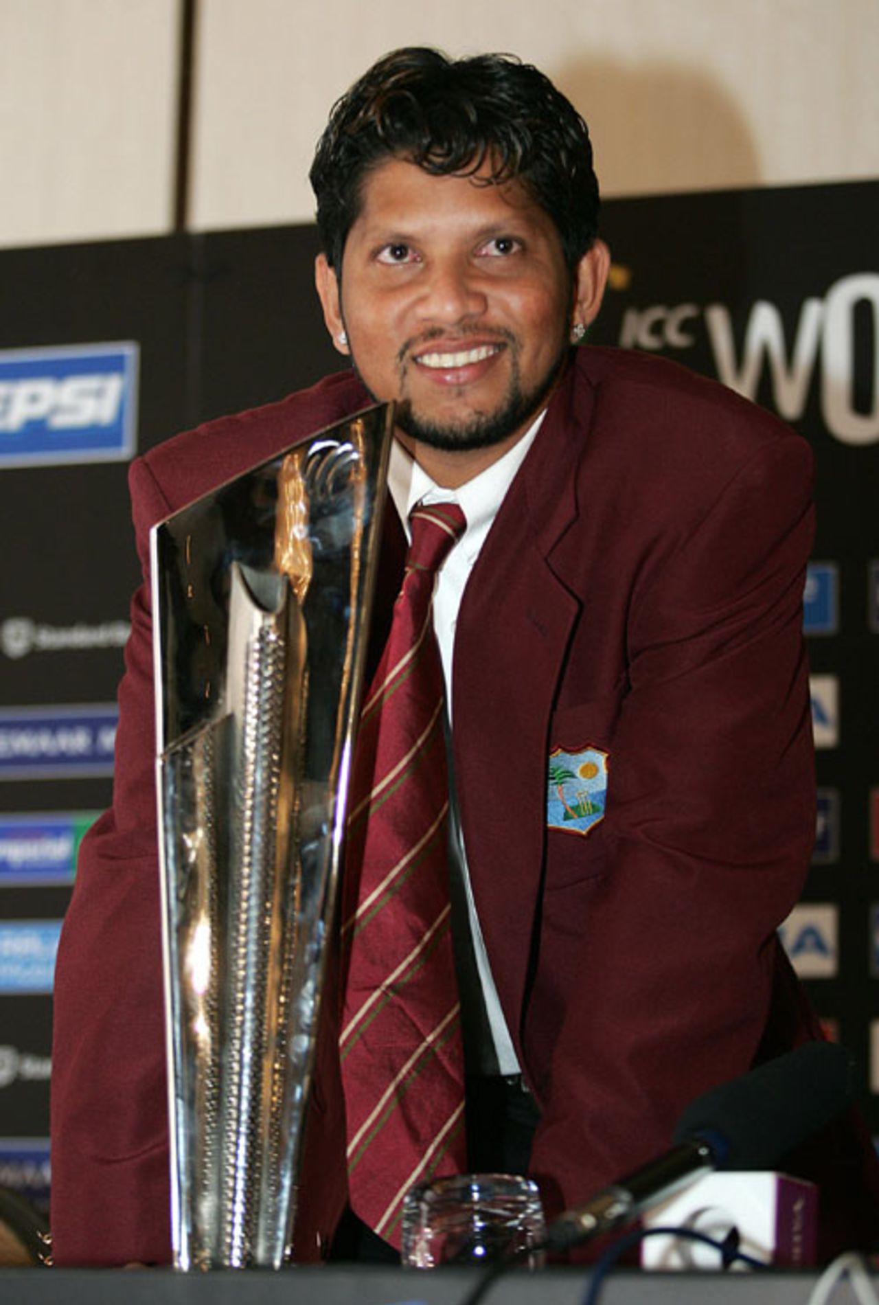 Ramnaresh Sarwan at a press conference, Johannesburg, September 4, 2007