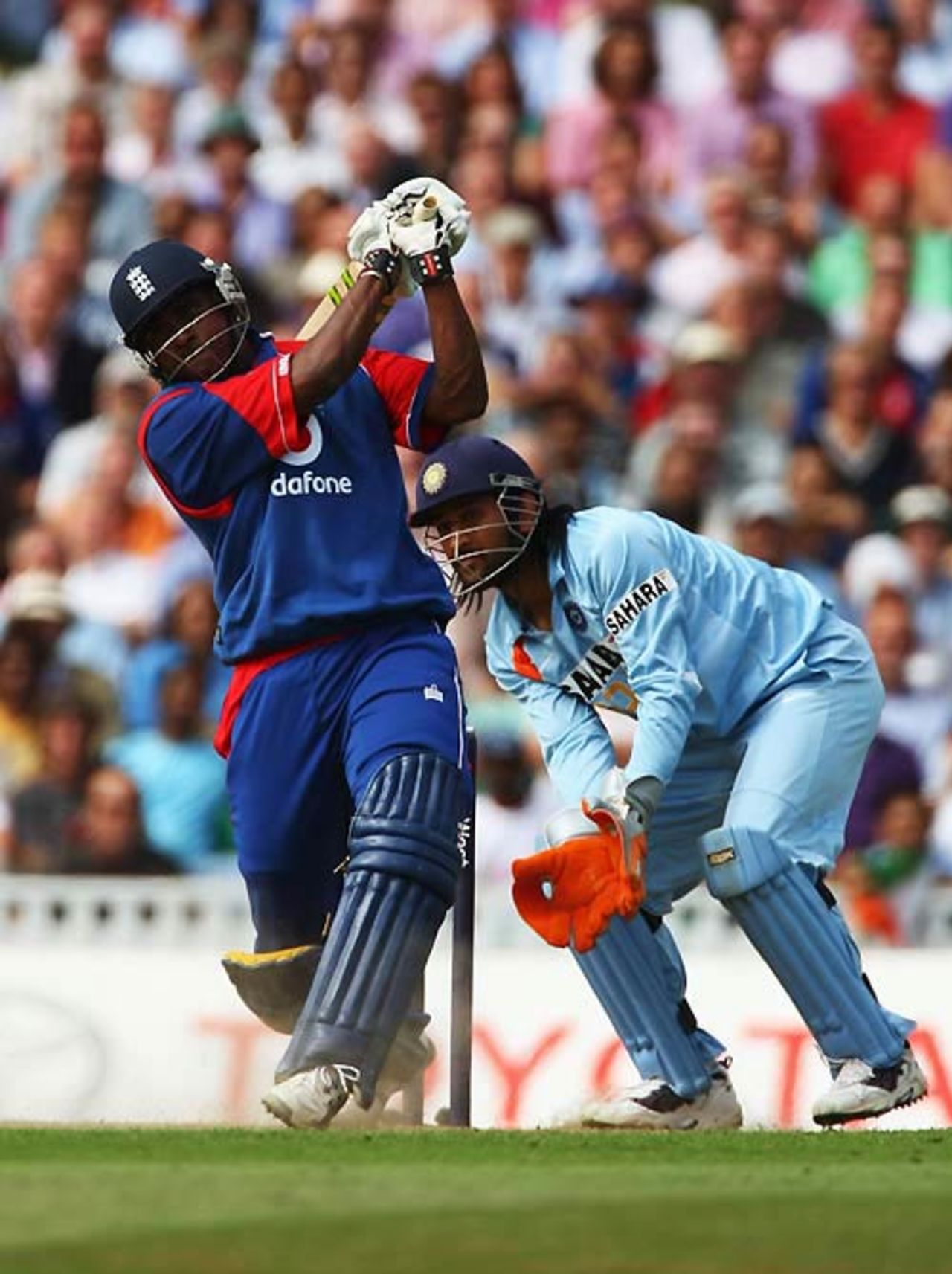 Dimitri Mascarenhas smashed five consecutive sixes in the final over, England v India, 6th ODI, The Oval, September 5, 2007