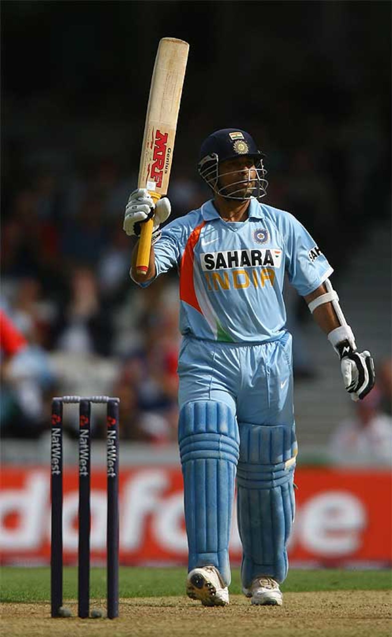 Sachin Tendulkar acknowledges the applause as he reaches his 83rd half-century, England v India, 6th ODI, The Oval, September 5, 2007