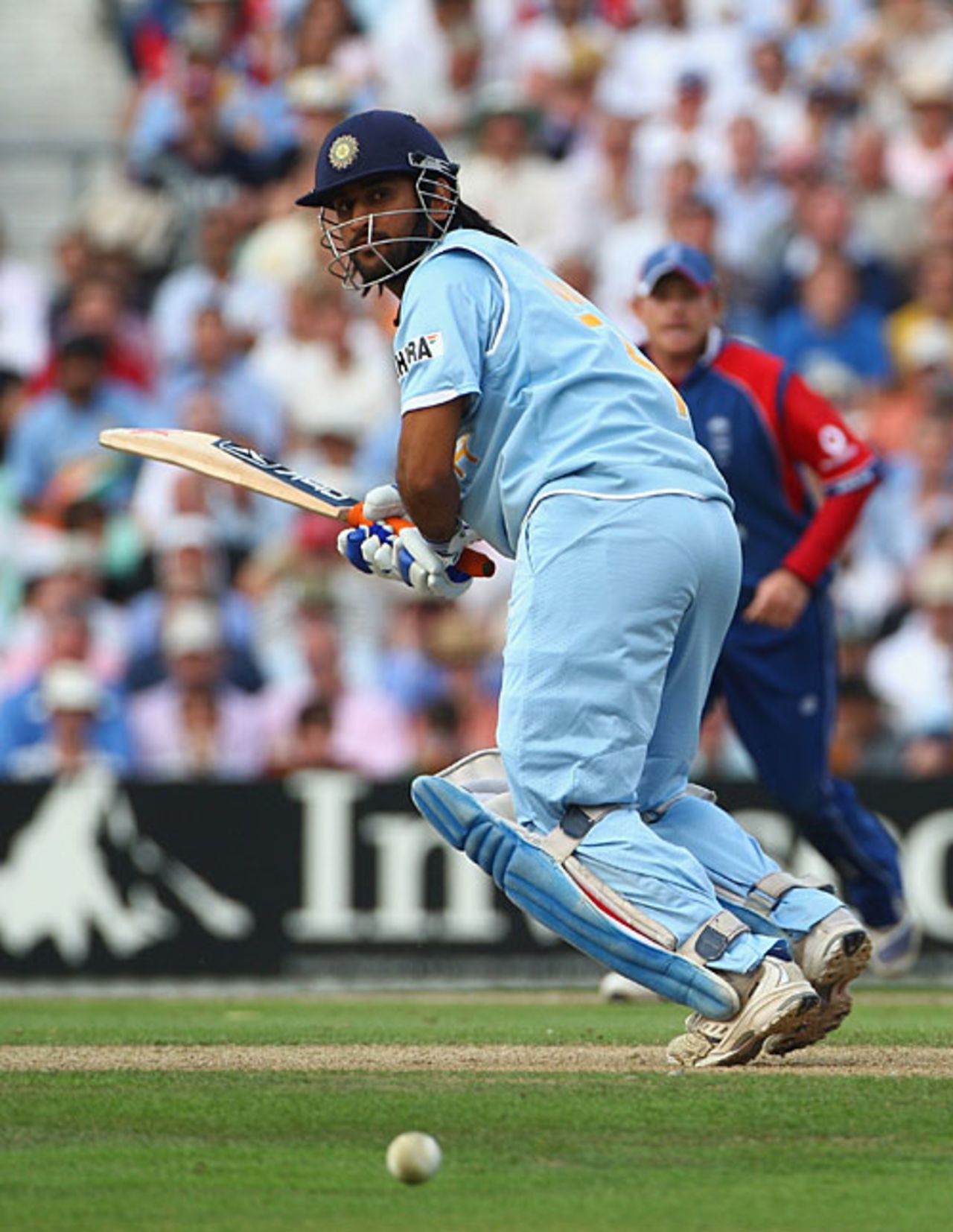 Mahendra Singh Dhoni scored 35 off 37 balls, England v India, 6th ODI, The Oval, September 5, 2007