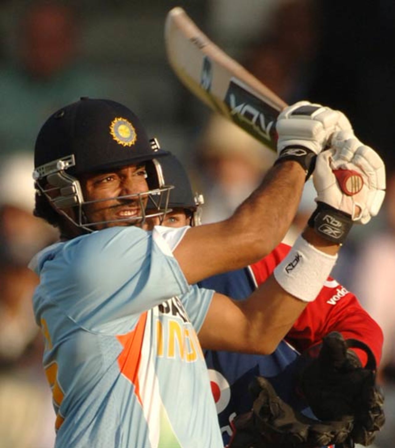 Robin Uthappa pulls Paul Collingwood to the midwicket boundary, England v India, 6th ODI, The Oval, September 5, 2007