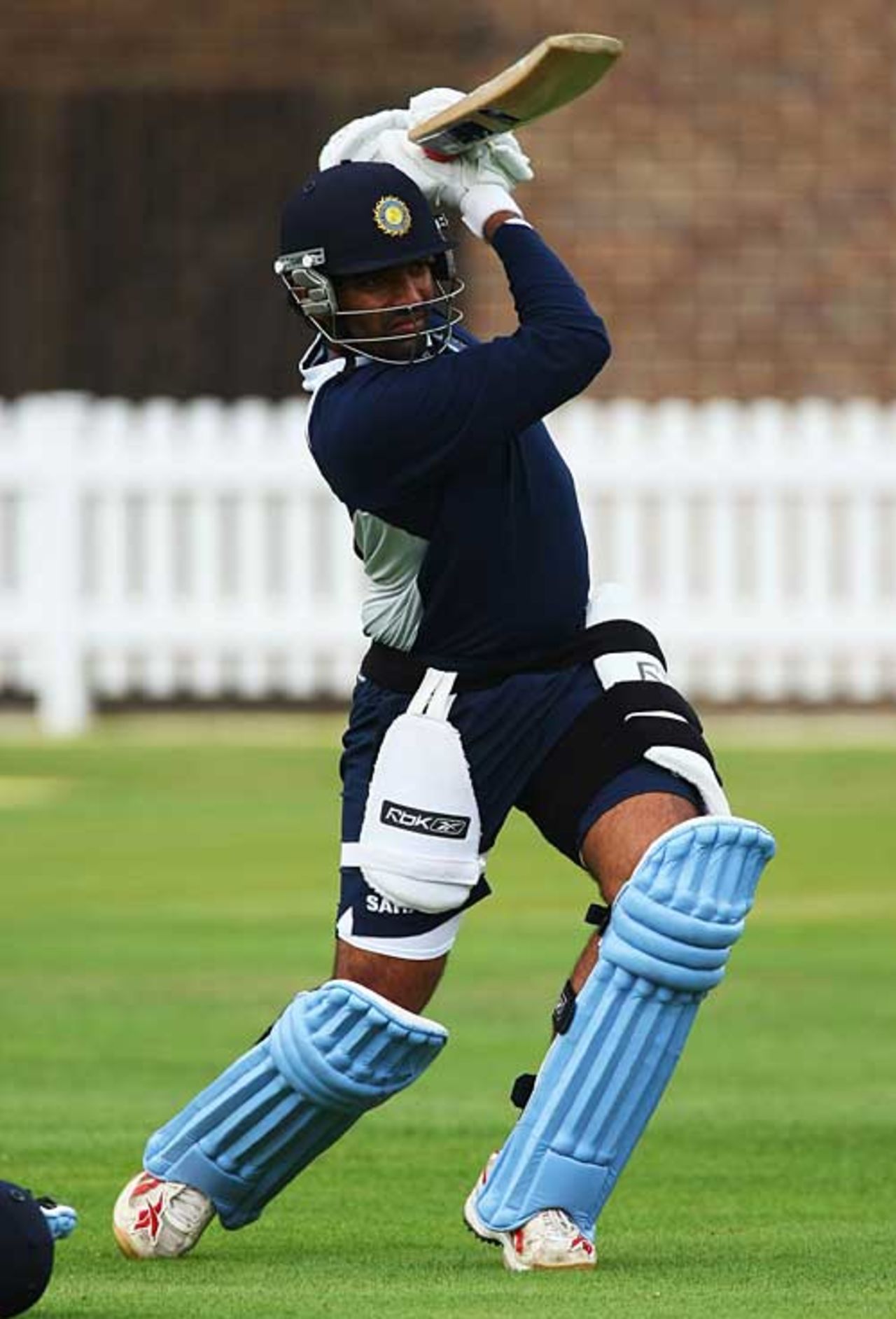 Robin Uthappa prepares for the deciding ODI against England, Lord's, September 7, 2007