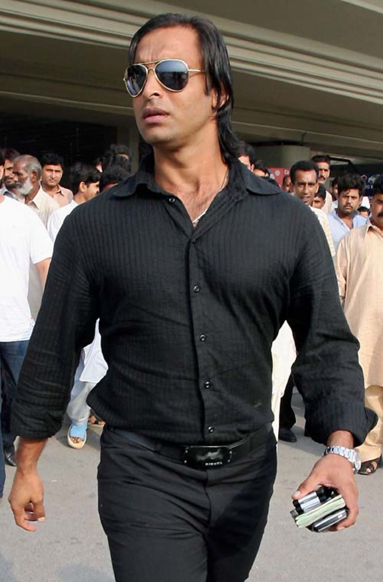 Shoaib Akhtar arrives in Lahore after he was sent home from the ICC World Twenty20, Lahore, September 8, 2007