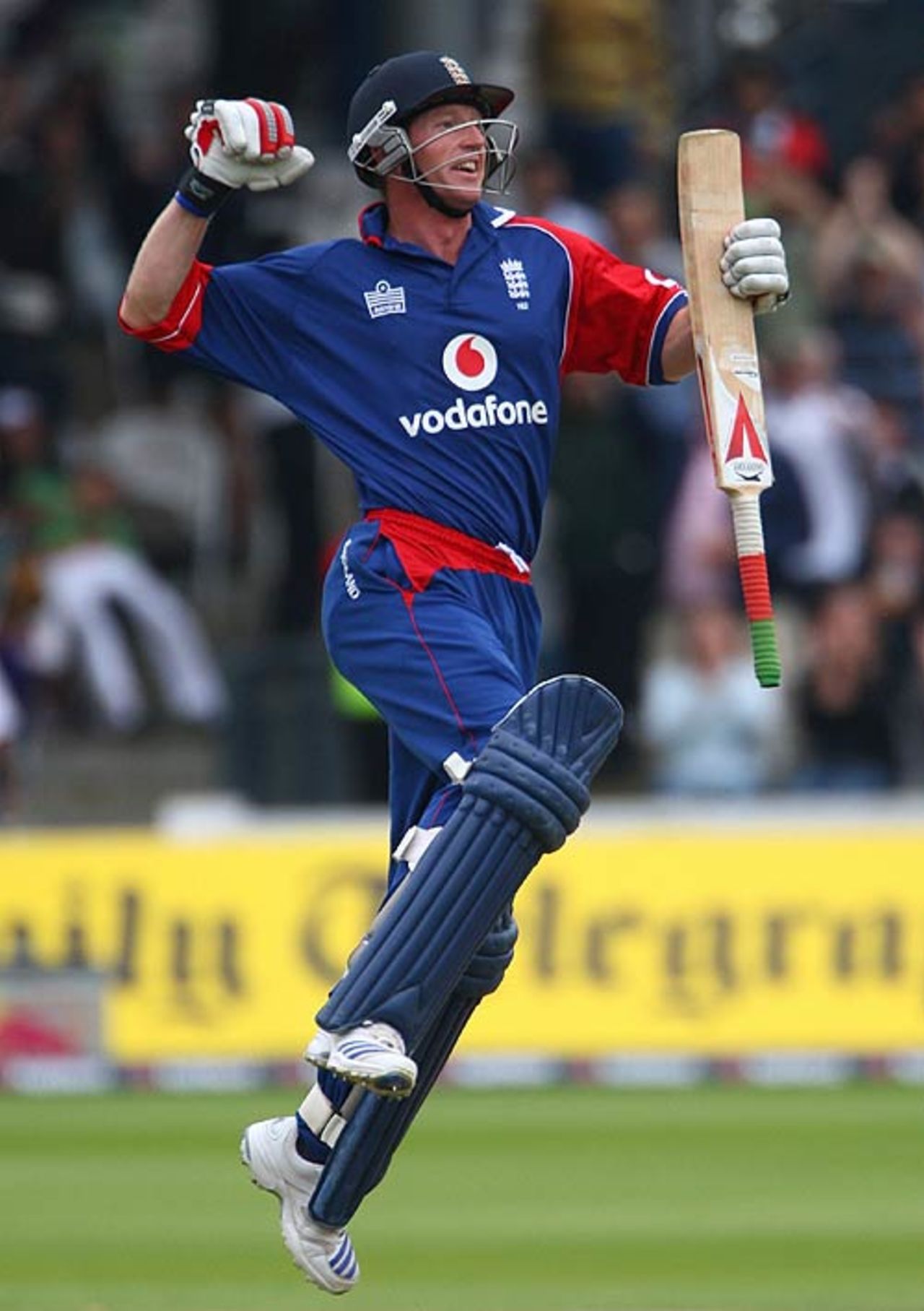 Paul Collingwood celebrates England's series win after scoring 64, England v India, 7th ODI, Lord's, September 8, 2007