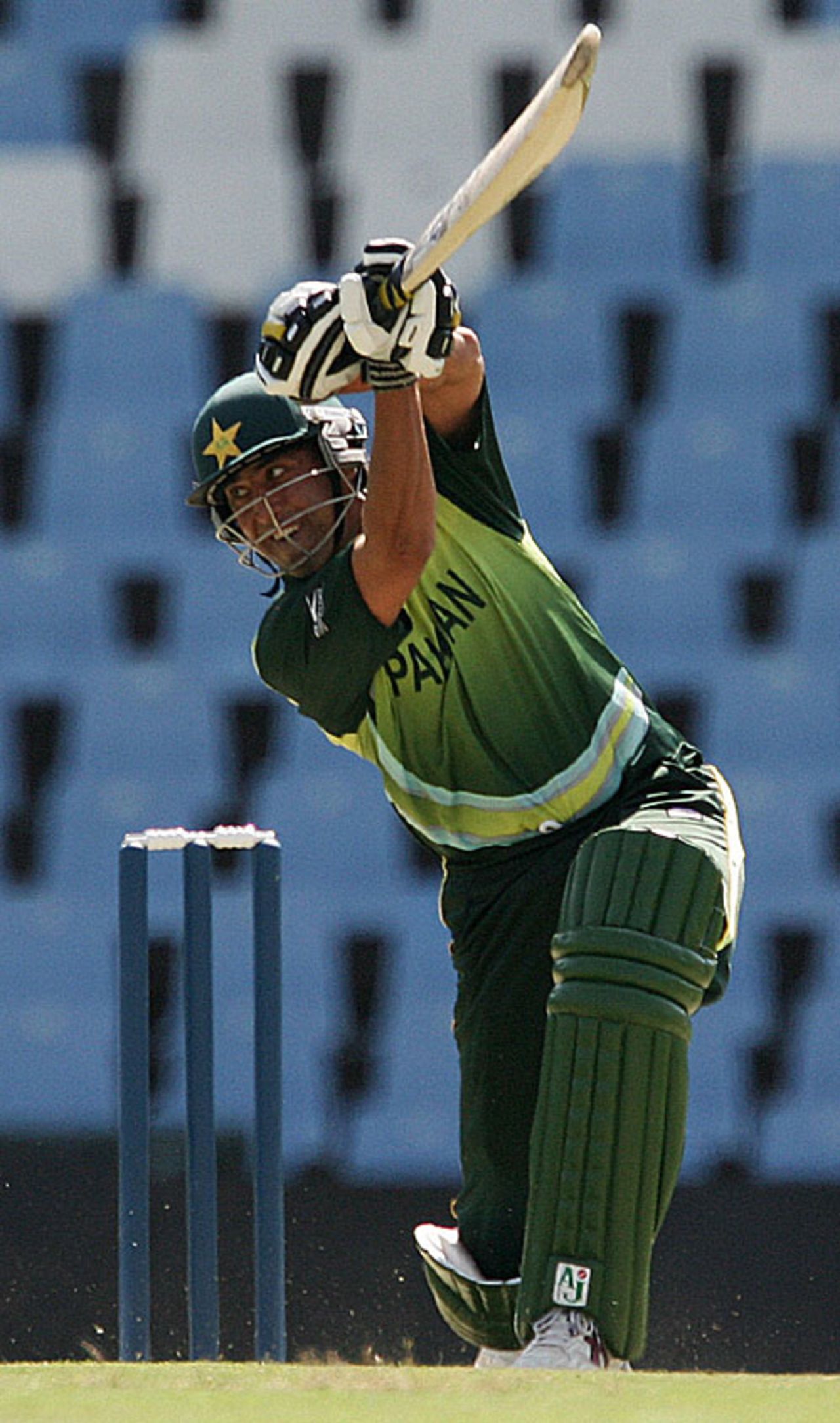Younis Khan scored 37 off 29 balls, Pakistan v Zimbabwe, warm-up match, ICC World Twenty20, Centurion, September 8, 2007