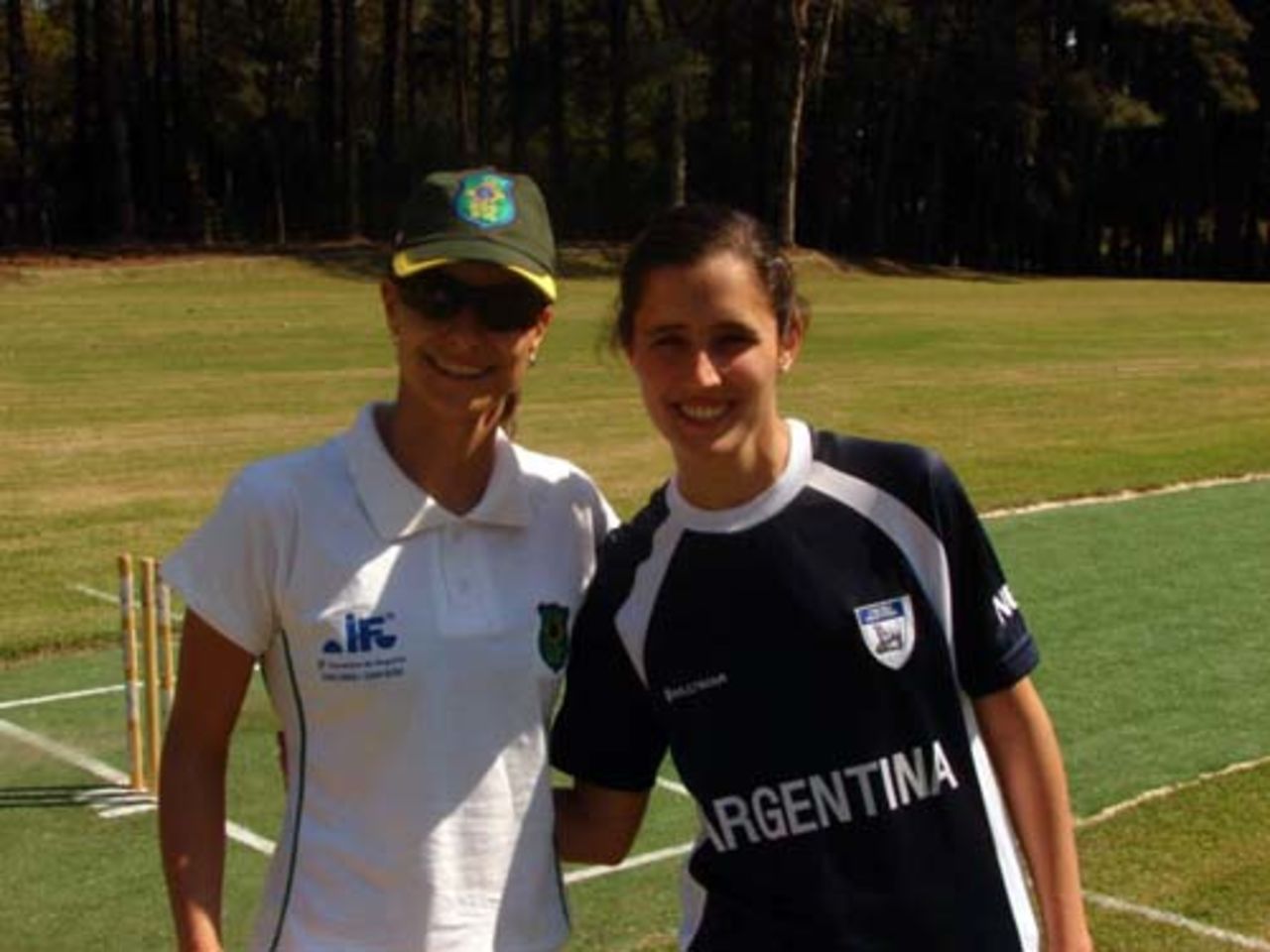 Captains Erika Reinehr (Brasil) and Veronica Vasquez (Argentina)