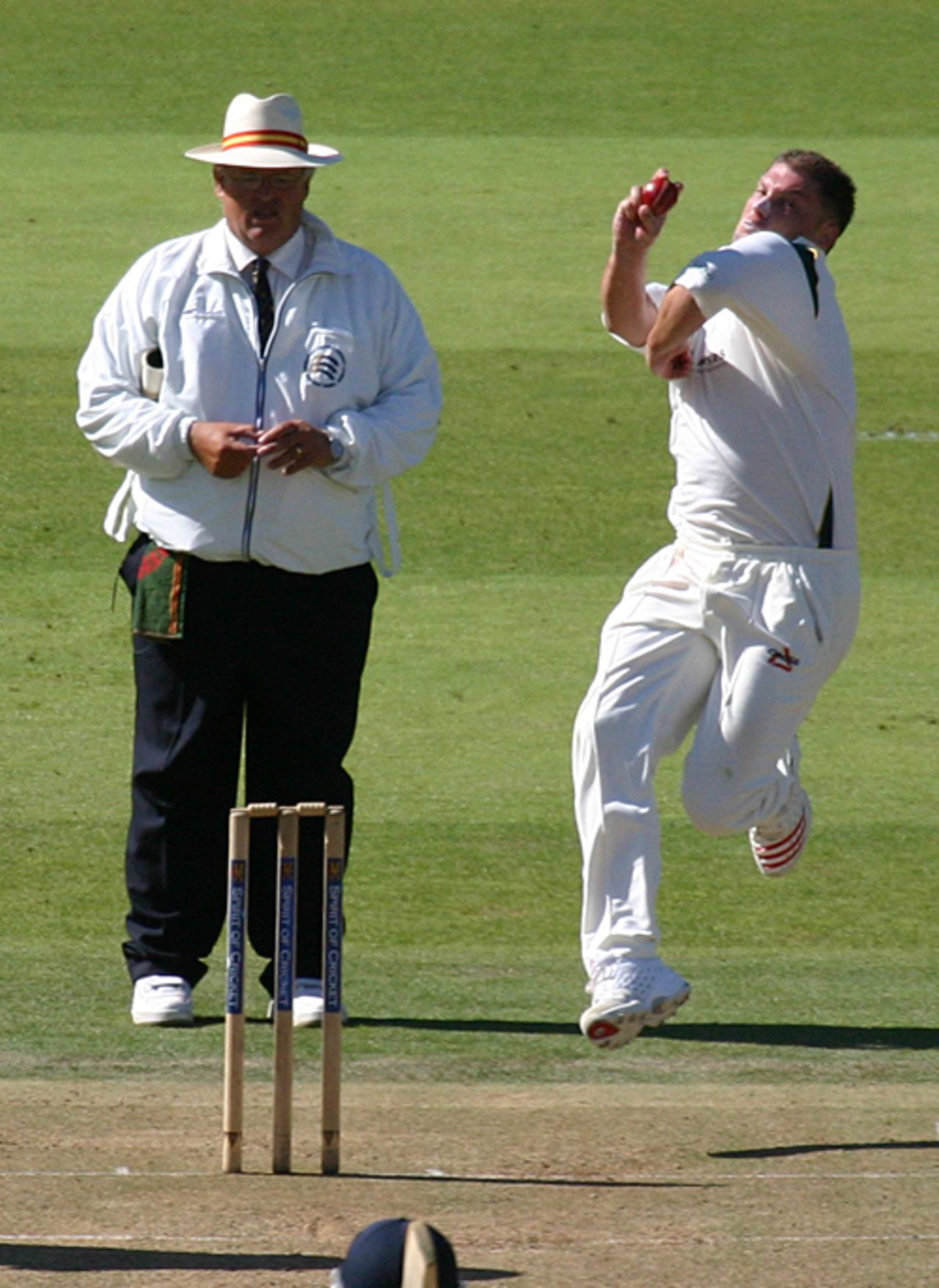 Simon Renshaw on his way to 3 for 21 off eight overs, Bromley v Kibworth, Cockspur Cup final, Lord's, September 11, 2007