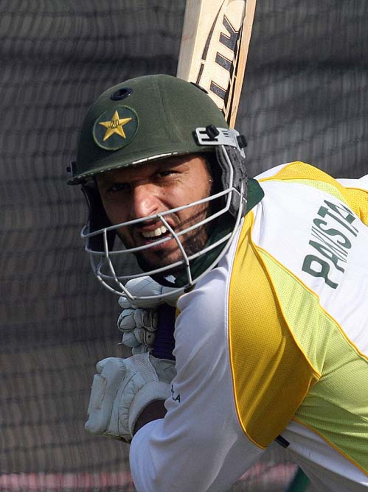 Shahid Afridi has a hit during nets, Durban, September 11, 2007
