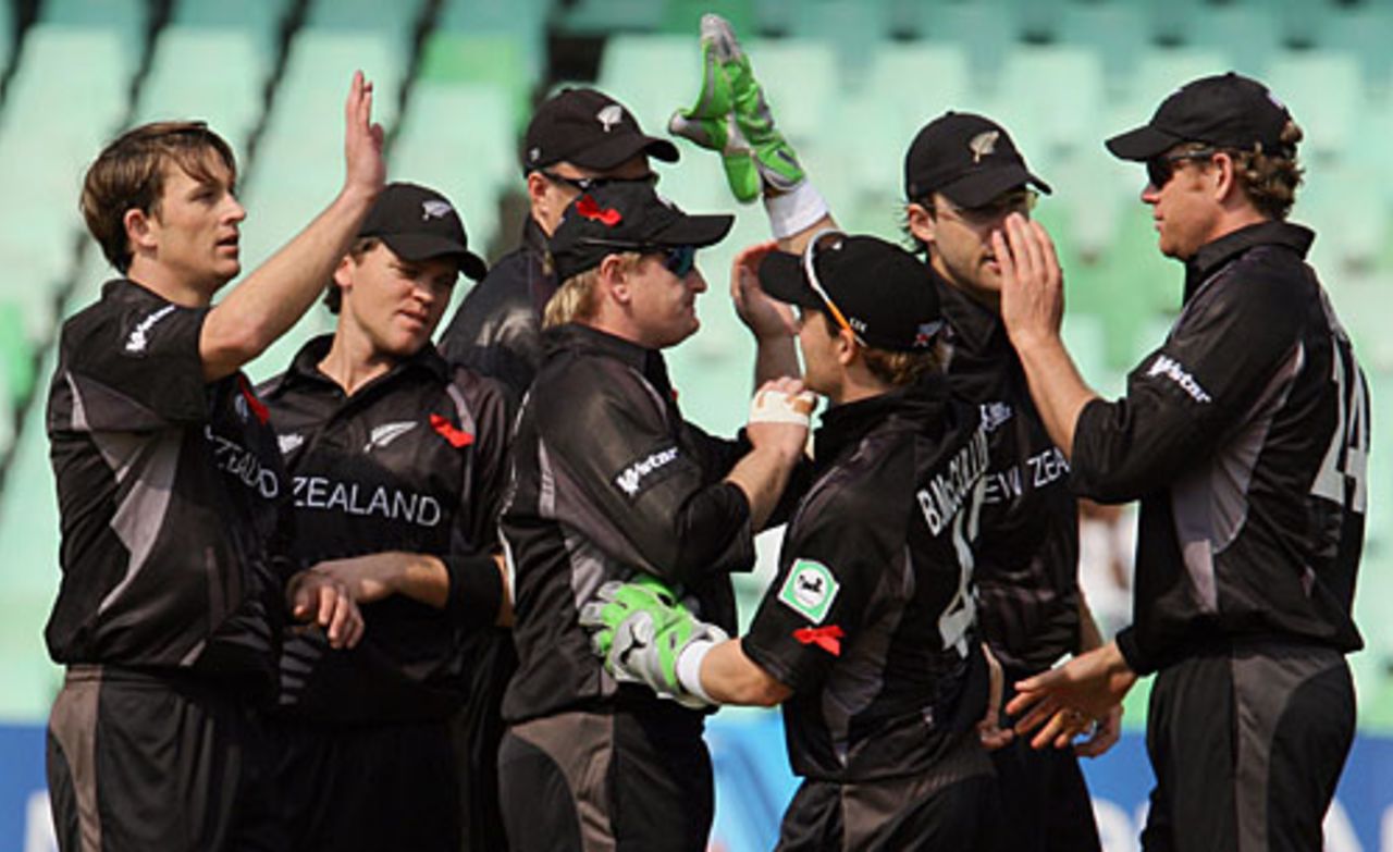 New Zealand celebrate the wicket of Maurice Ouma, New Zealand v Kenya, Group C, ICC World Twenty20, September 12, 2007