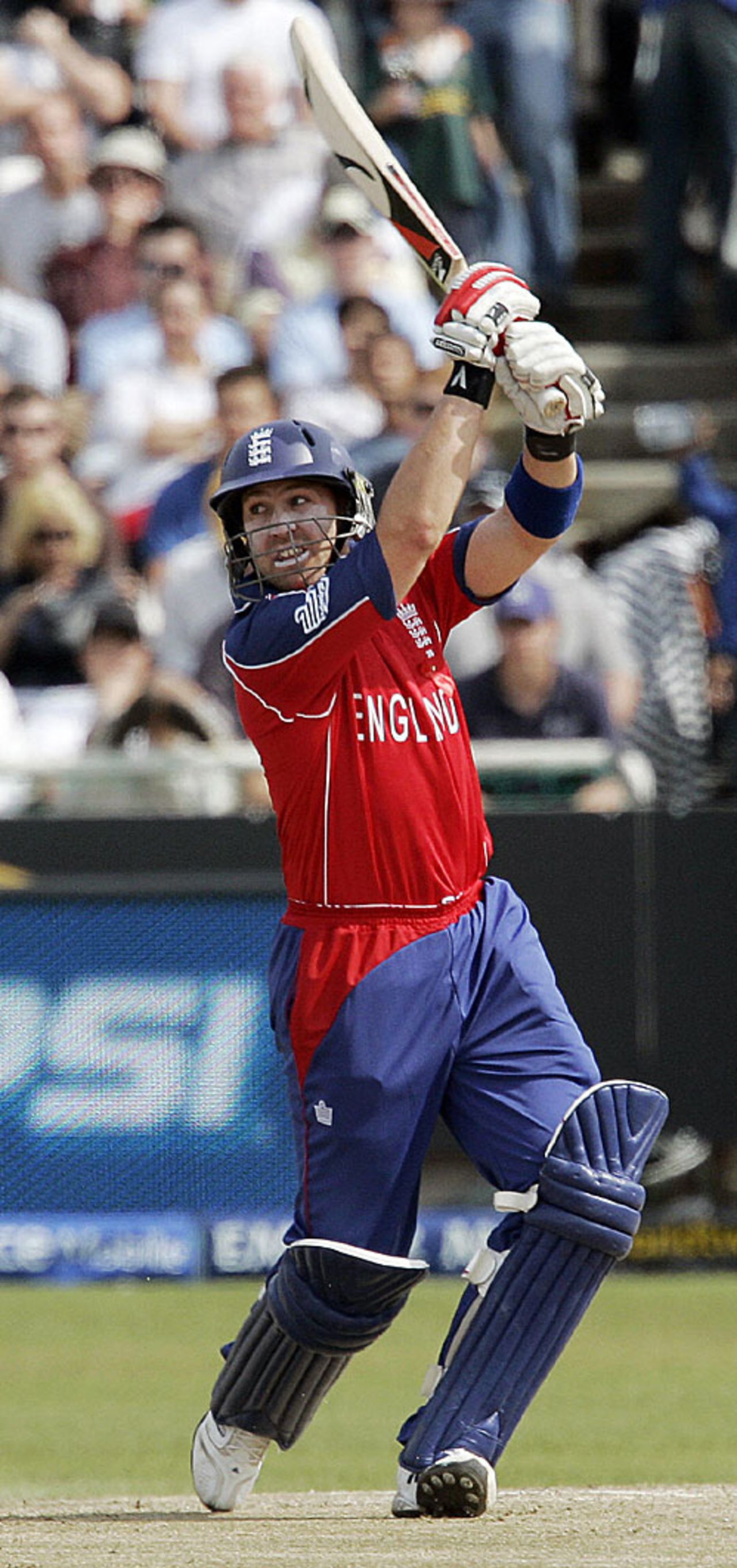 Matt Prior has a swing and hope, England v Australia, Group B, ICC World Twenty20, Cape Town, September 14, 2007