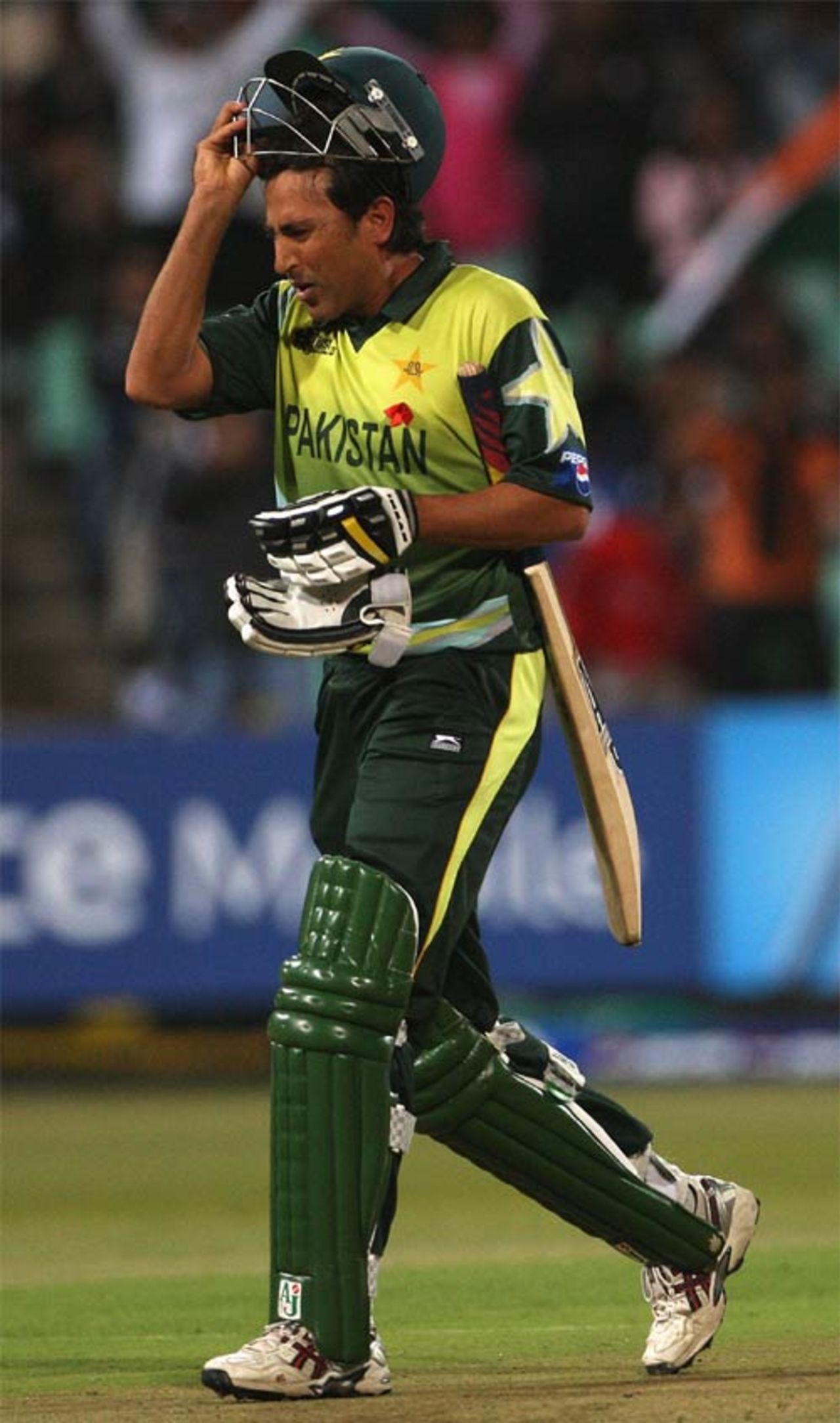 Younis Khan walks back after being bowled by Irfan Pathan, India v Pakistan, Group D, ICC World Twenty20, Durban, September 14, 2007