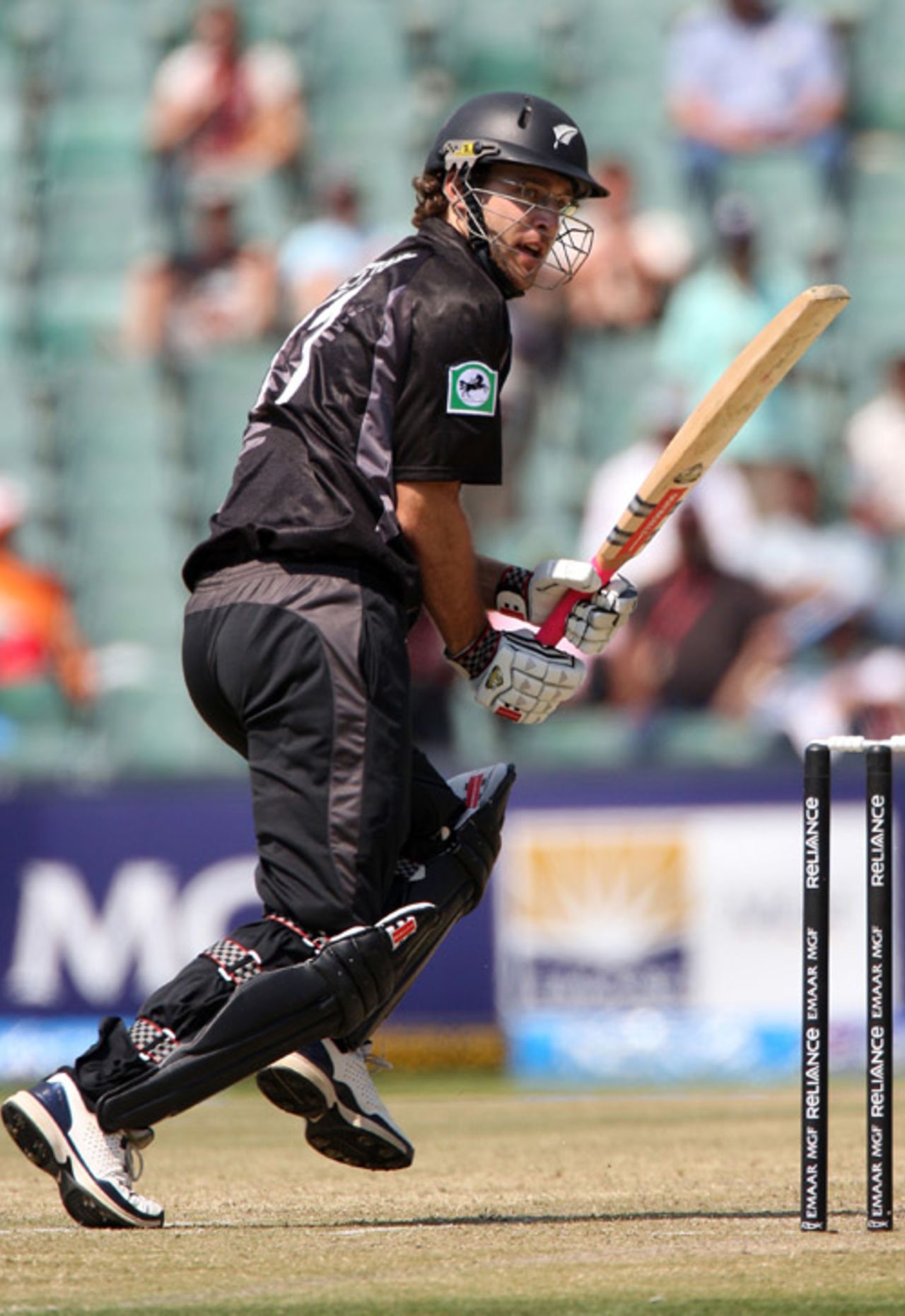 Daniel Vettori scoops the ball, India v New Zealand, Group E, ICC World Twenty20, Johannesburg, September 16, 2007
