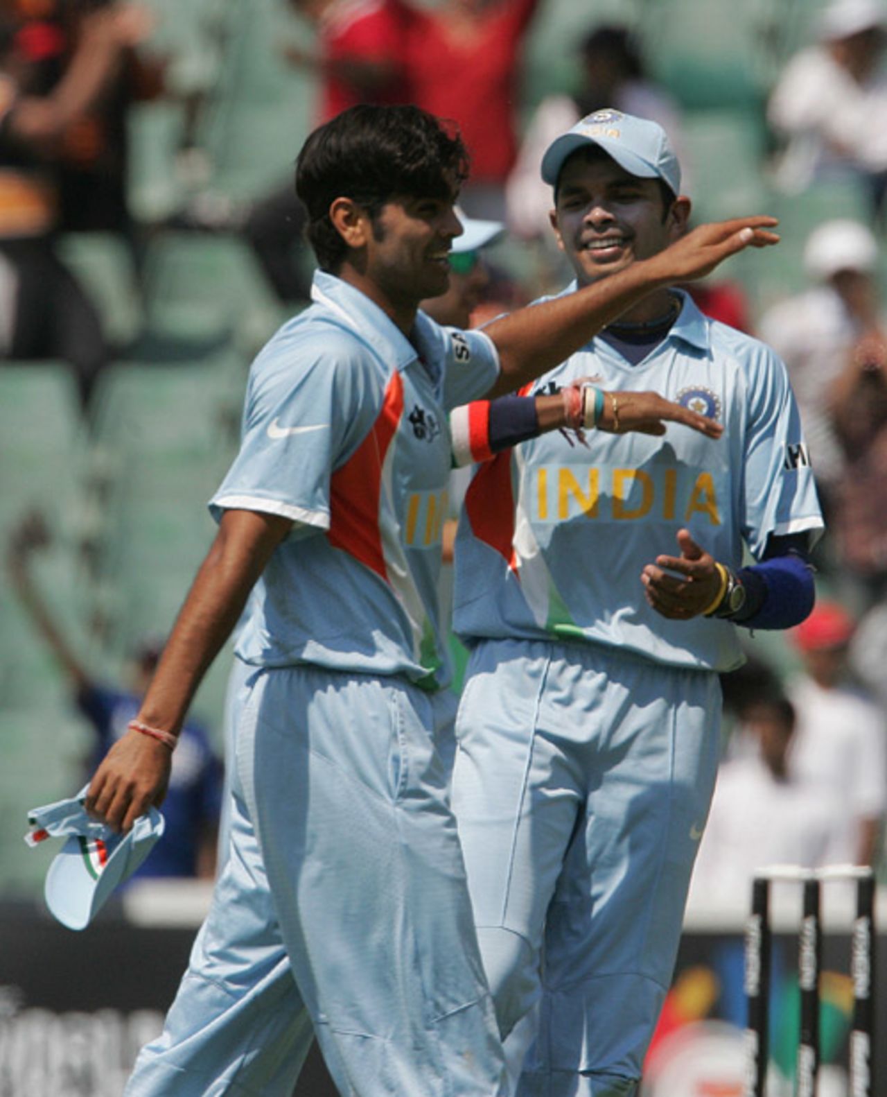 RP Singh and Sreesanth celebrate Jeetan Patel's run out , India v New Zealand, Group E, ICC World Twenty20, Johannesburg, September 16, 2007