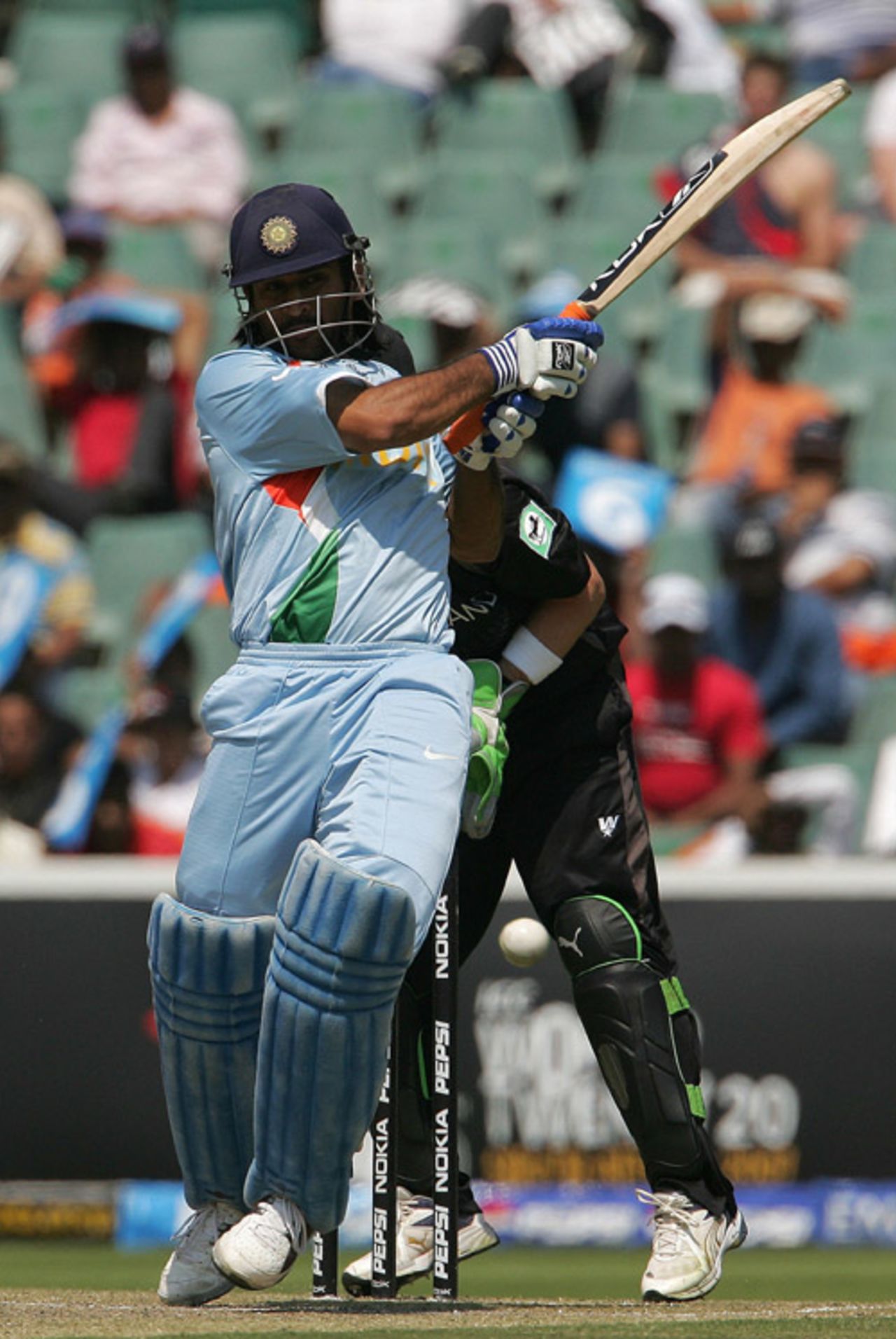 Mahendra Singh Dhoni pulls during his 24-run knock, India v New Zealand, Group E, ICC World Twenty20, Johannesburg, September 16, 2007
