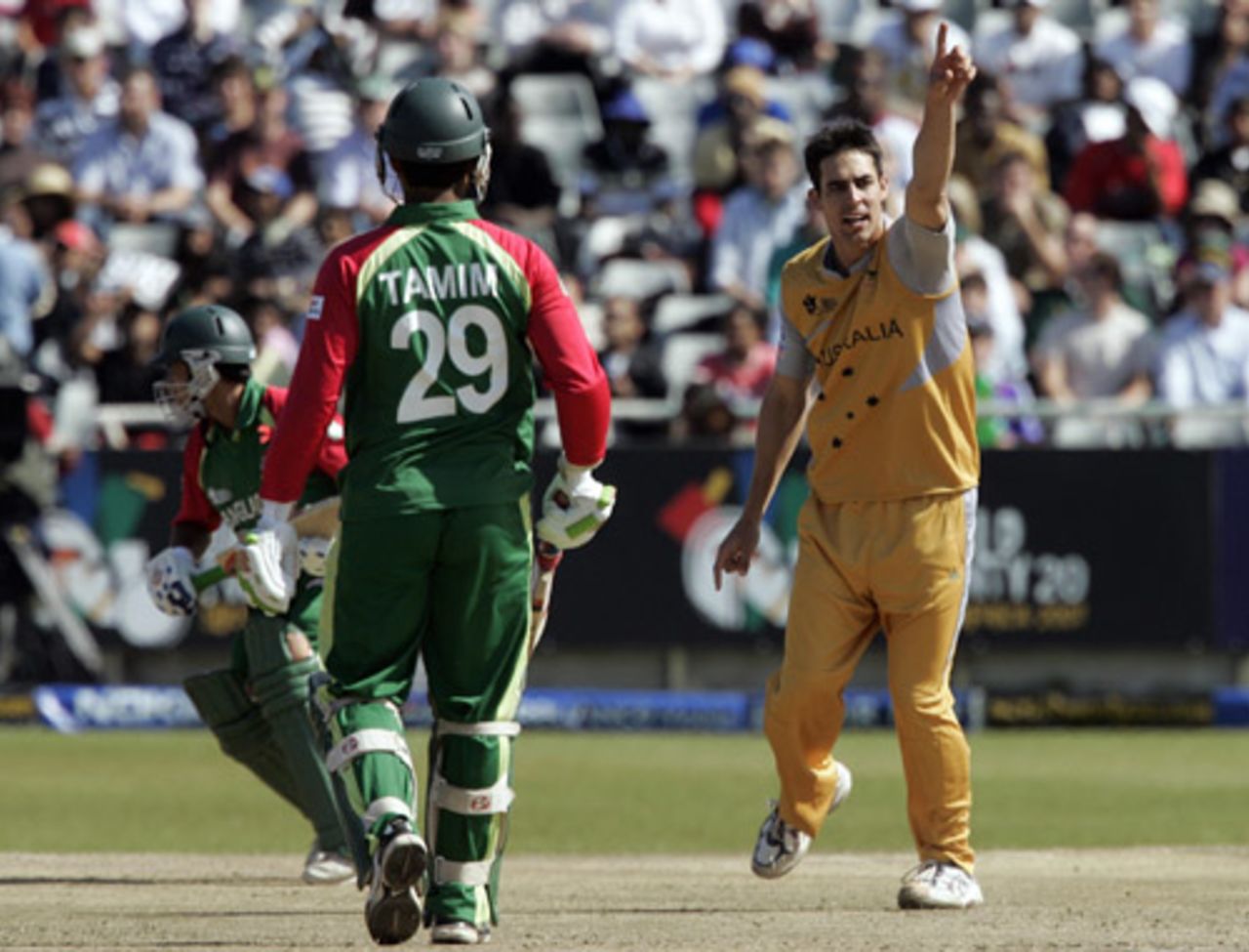 Mitchell Johnson appeals in vain for Nazimuddin's wicket, Australia v Bangladesh, Group F, ICC World Twenty20, Cape Town, September 16, 2007