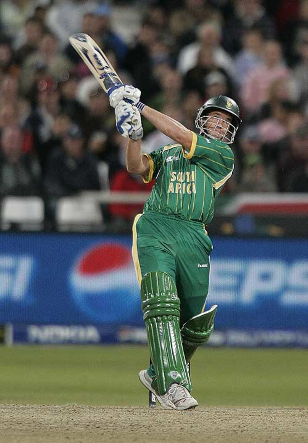 Albie Morkel smashes Chris Schofield for one of three consecutive sixes, Group E, ICC World Twenty20, Cape Town, September 16, 2007