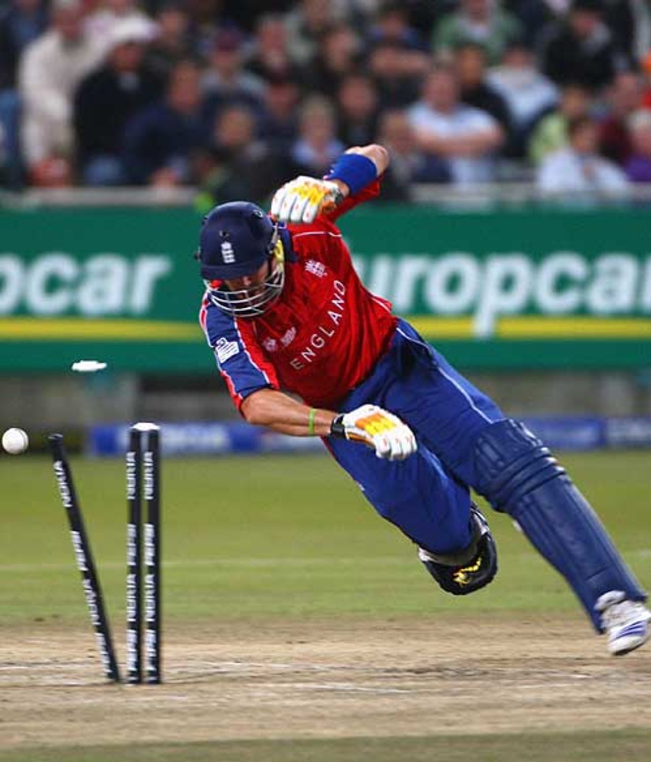 Kevin Pietersen trips over Shaun Pollock and is caught short by a direct hit from Makhaya Ntini, Group E, ICC World Twenty20, Cape Town, September 16, 2007