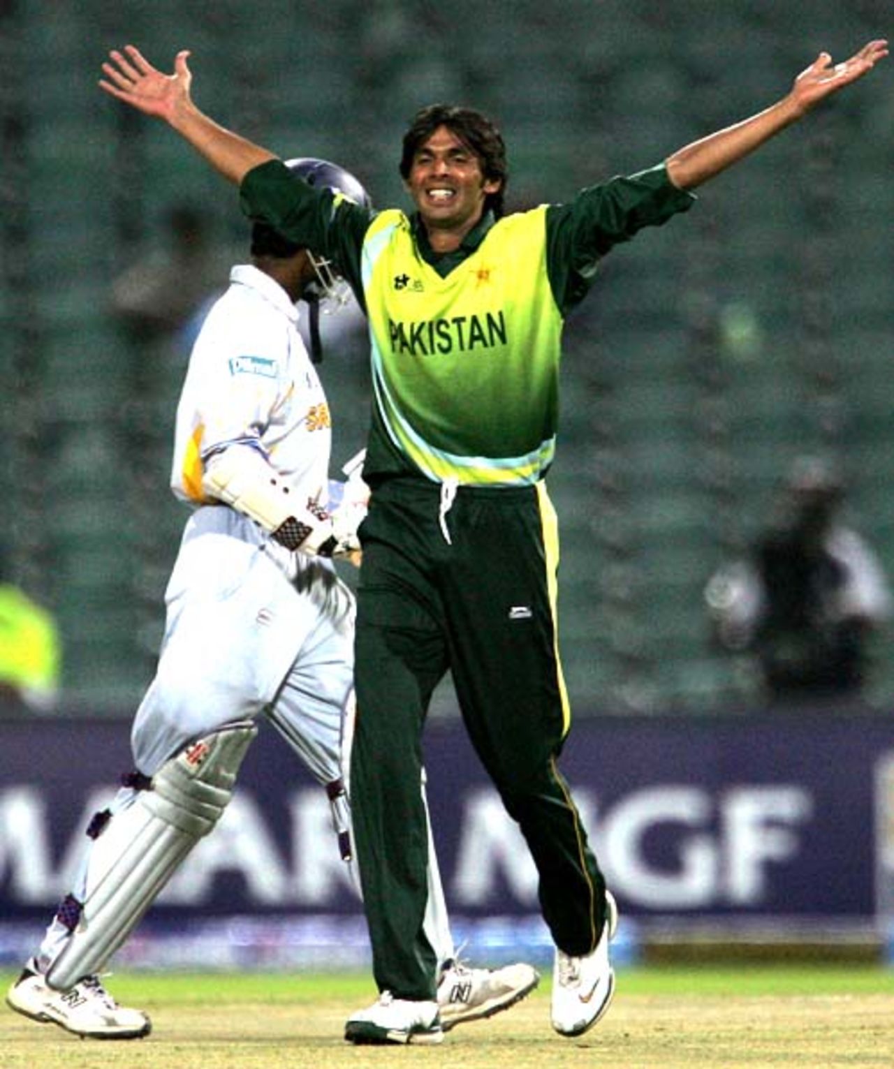 Mohammad Asif is delighted after sending Kumar Sangakkara back to the pavilion, Pakistan v Sri Lanka, Group F, ICC World Twenty20, Johannesburg, September 17, 2007