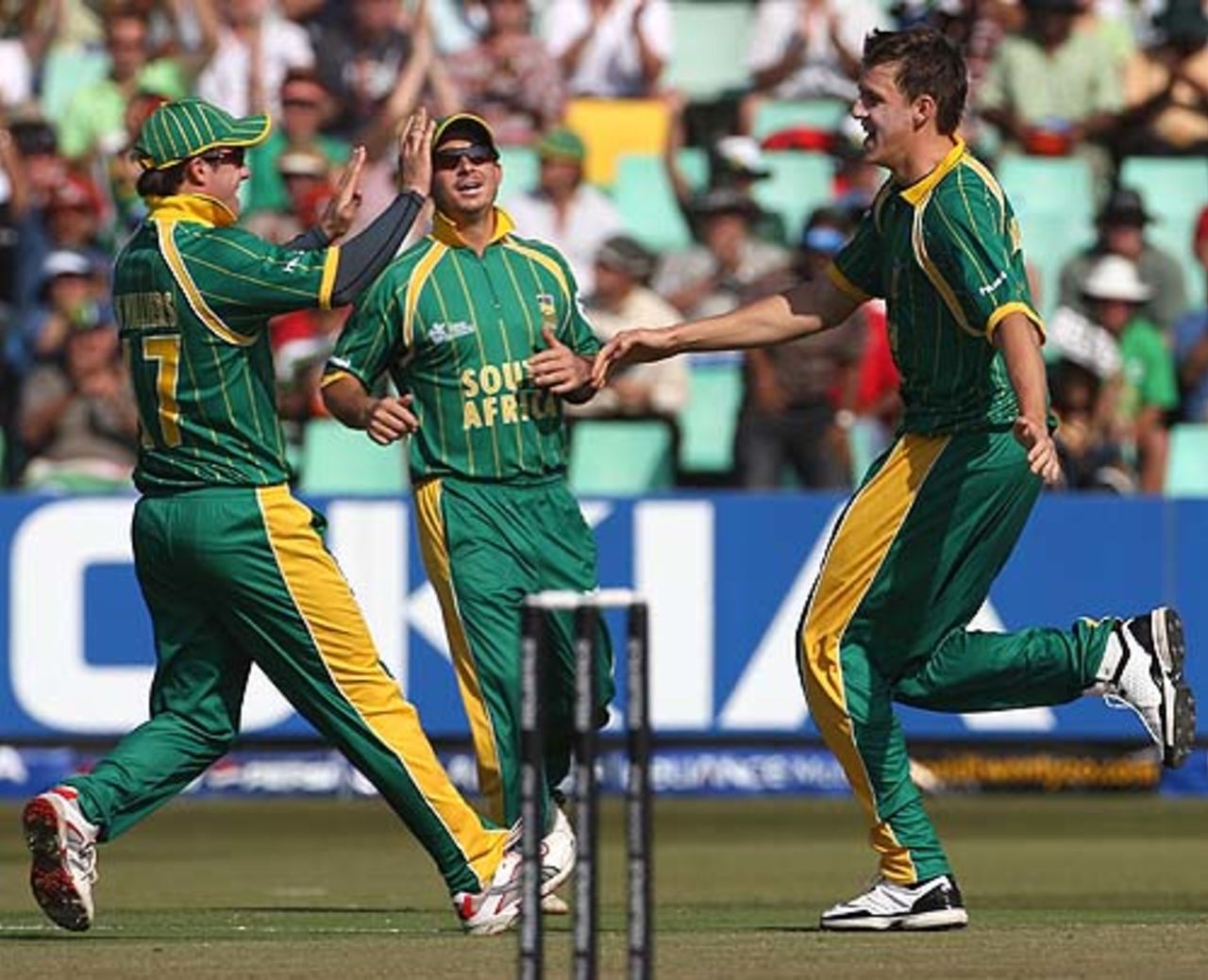 The South African players celebrate after Morne Morkel dismissed Brendon McCullum, South Africa v New Zealand, Group E, ICC World Twenty20, Durban, September 19, 2007