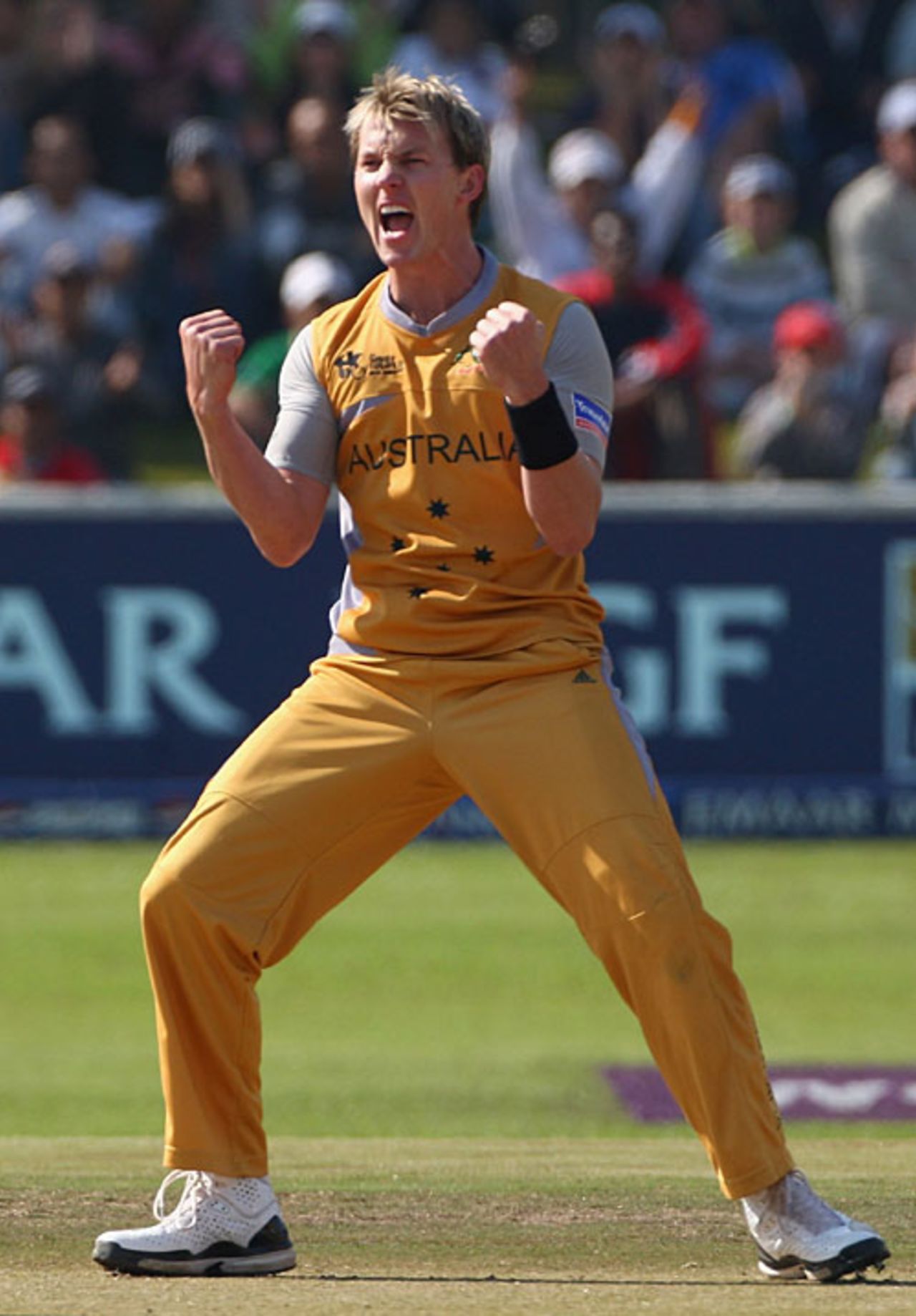 Brett Lee roars his delight at dismissing Sanath Jayasuriya, Australia v Sri Lanka, Group F, ICC World Twenty20, Cape Town, September 20, 2007