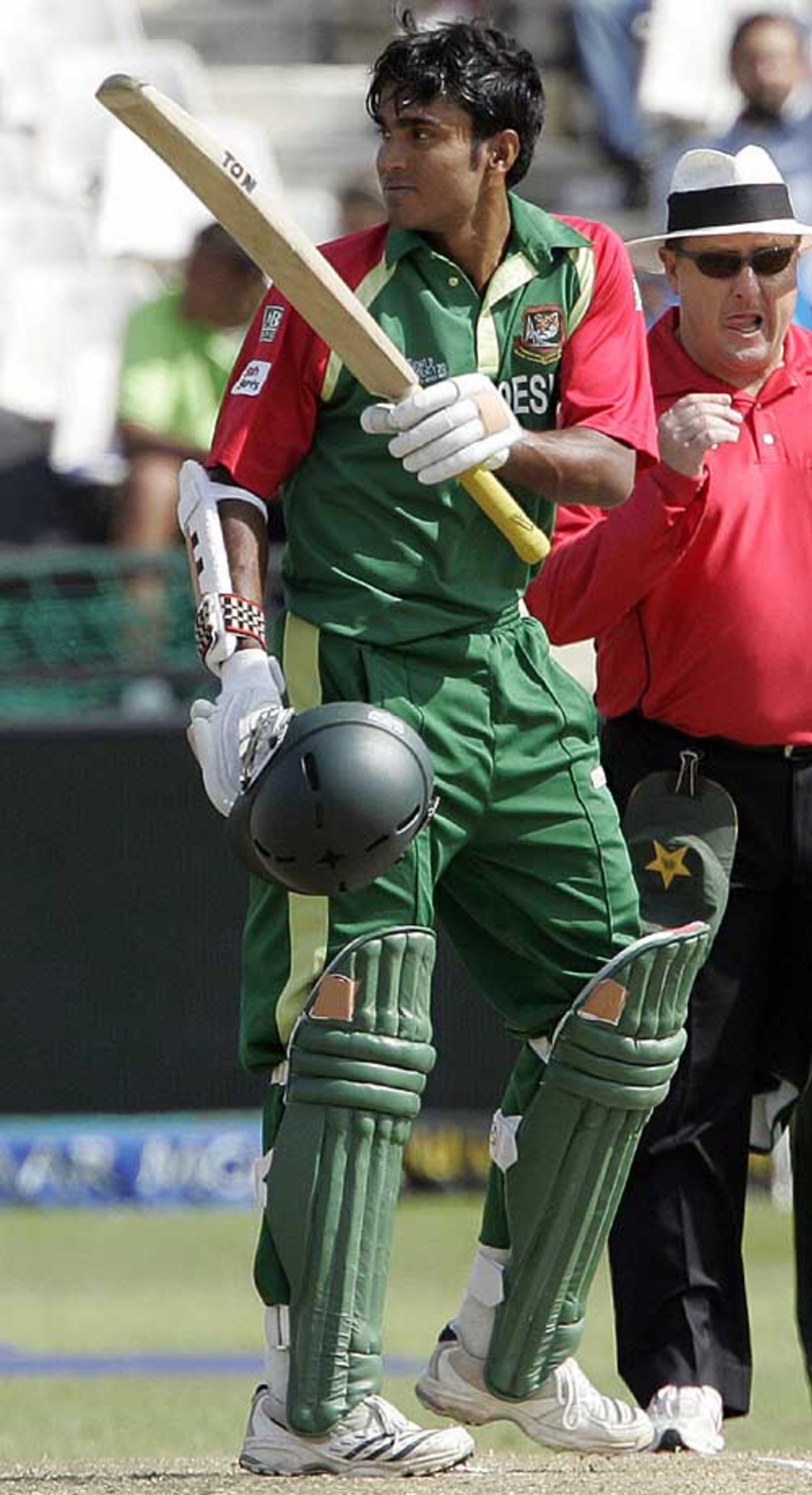 Junaid Siddique raises his bat after scoring fifty, Bangladesh v Pakistan, Group F, ICC World Twenty20, Cape Town, September 20, 2007