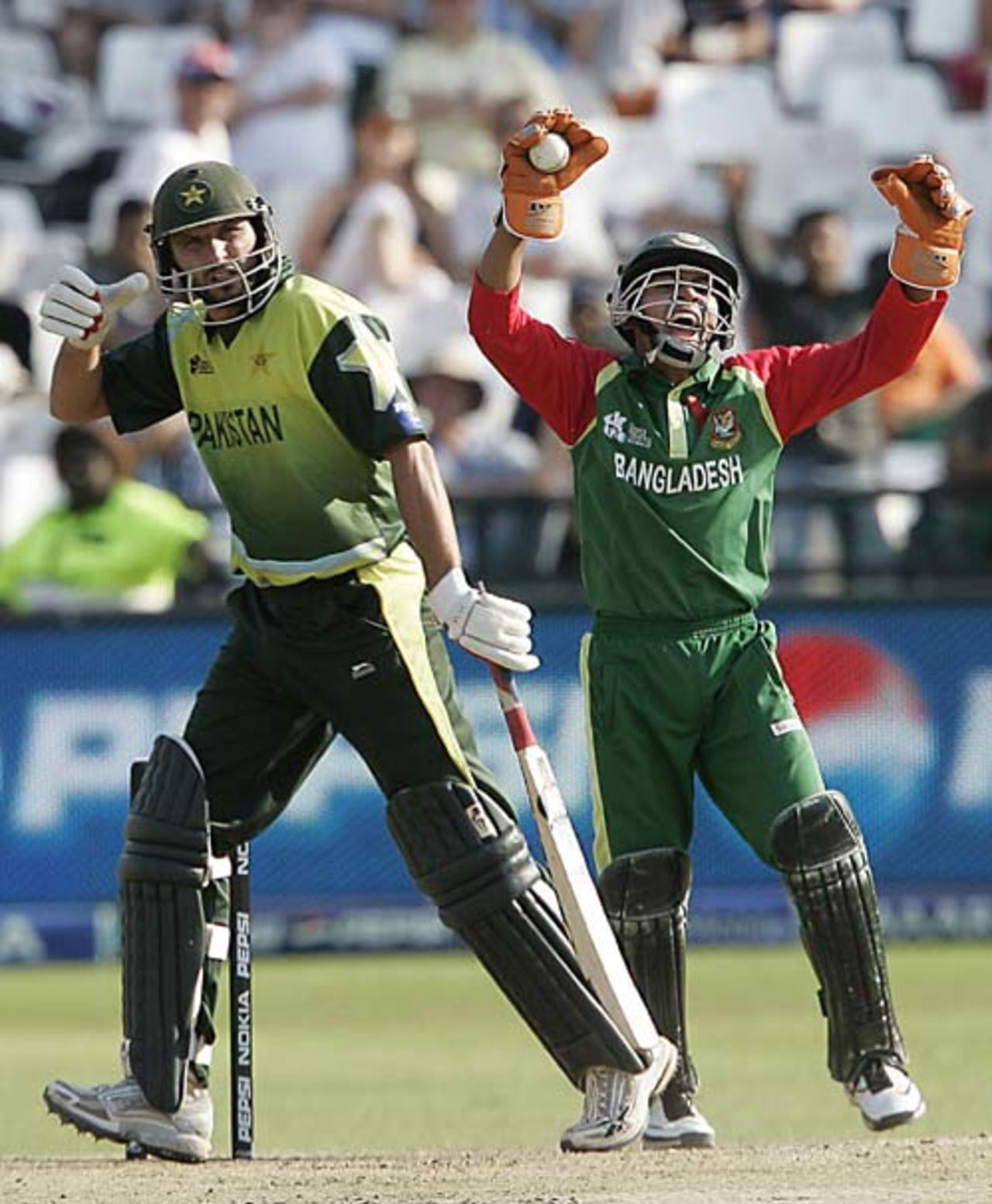 Mushfiqur Rahim is ecstatic after pouching an edge off Shahid Afridi, Bangladesh v Pakistan, Group F, ICC World Twenty20, Cape Town, September 20, 2007