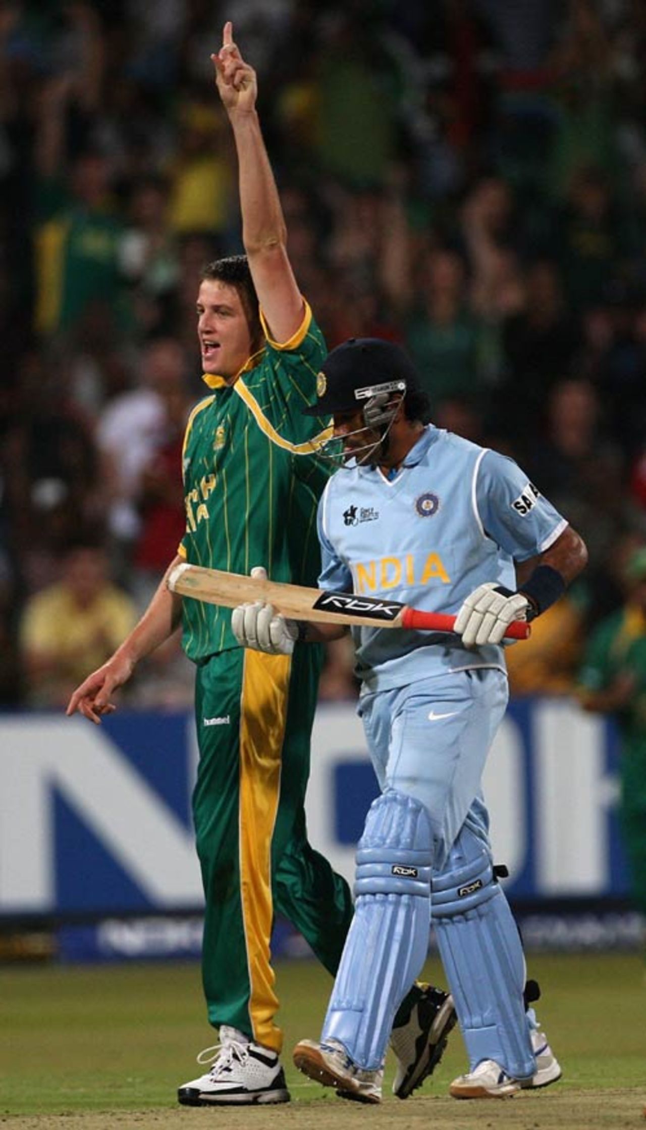 Morne Morkel celebrates the wicket of Robin Uthappa, India v South Africa, Group E, ICC World Twenty20, Durban, September 20, 2007