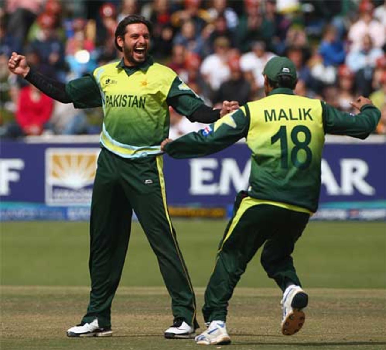 Shahid Afridi celebrates trapping Brendon McCullum, Pakistan v New Zealand, 1st Semi-final, ICC World Twenty20, Cape Town