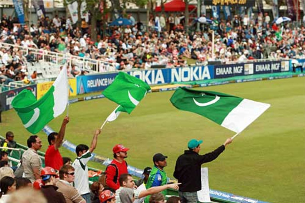 Pakistan fans wave their support, Pakistan v New Zealand, 1st Semi-final, ICC World Twenty20, Cape Town