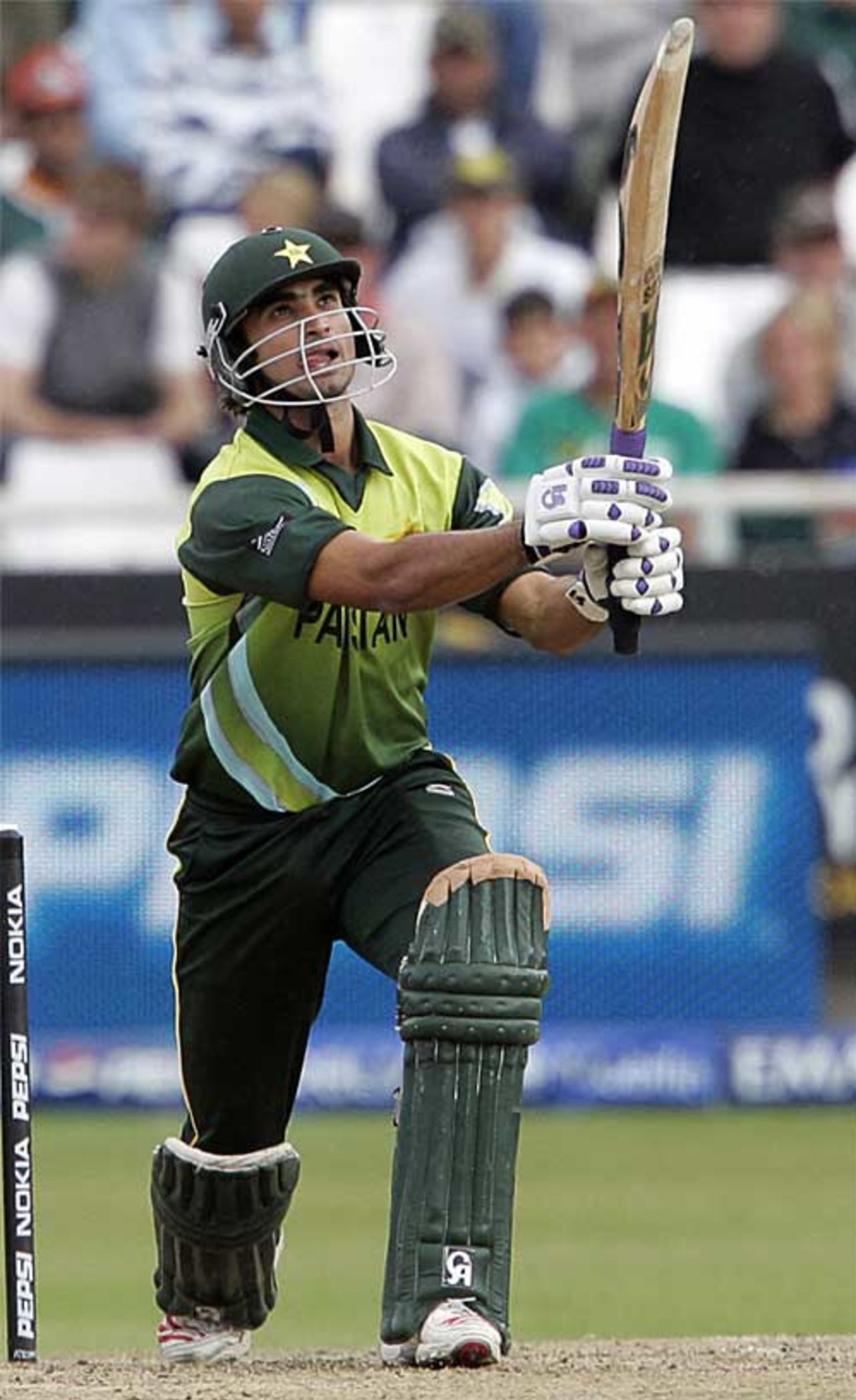 Imran Nazir lifts one over the top, Pakistan v New Zealand, 1st Semi-final, ICC World Twenty20, Cape Town