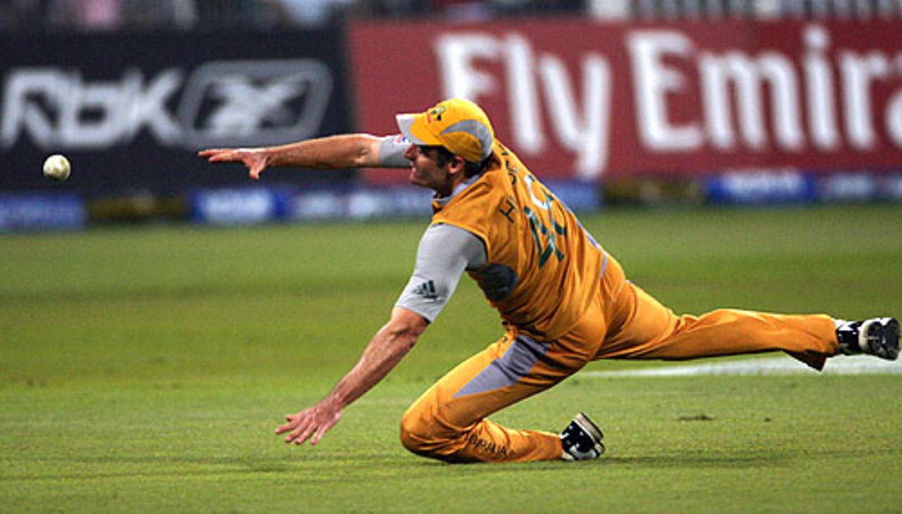 Yuvraj Singh and Mahendra Singh Dhoni had the Australians scampering in the field, Australia v India, 2nd semi-final, ICC World Twenty20, Durban, September 22, 2007