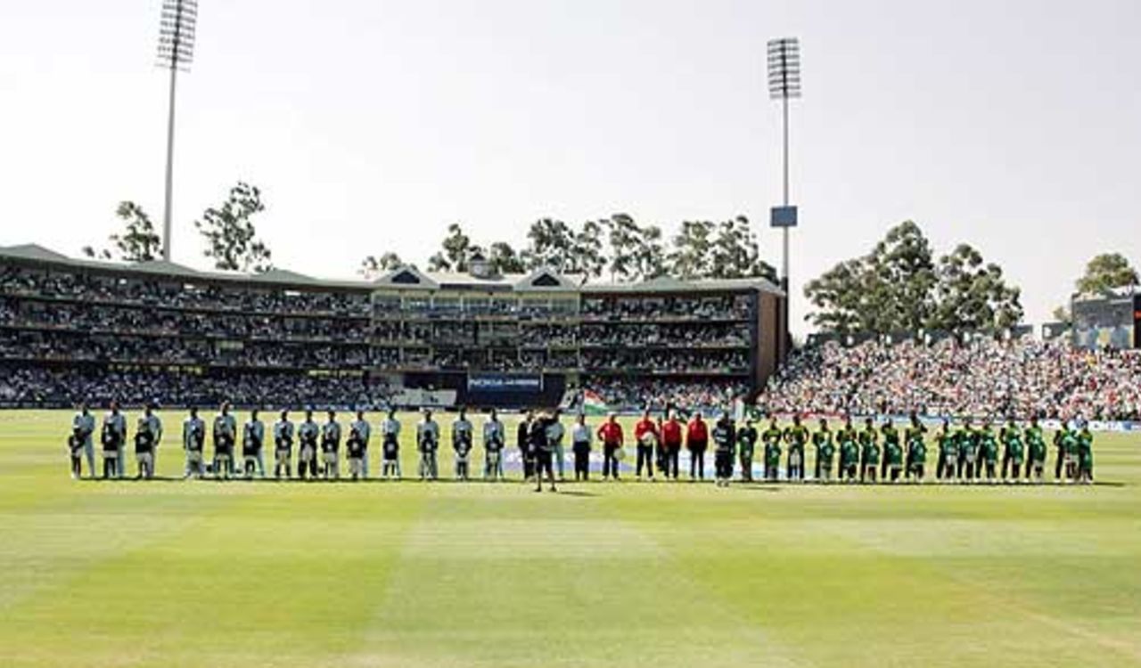 India and Pakistan line up ahead of the Twenty20 final, India v Pakistan, ICC World Twenty20 final, Johannesburg, September 24, 2007