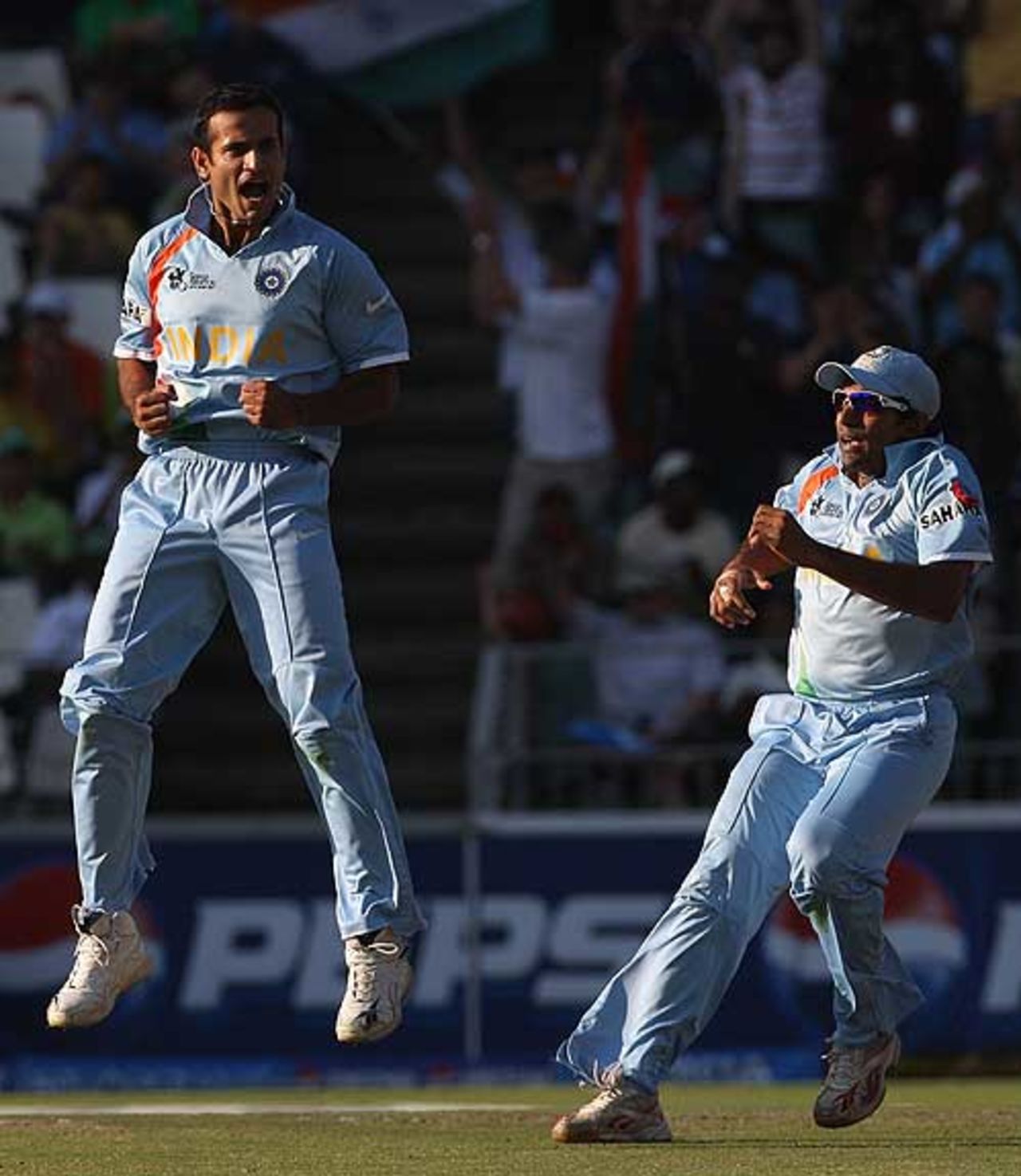 Irfan Pathan grabbed two wickets in an over as India held their nerve to win the ICC World Twenty20 final by five runs, India v Pakistan, ICC World Twenty20 final, Johannesburg, September 24, 2007