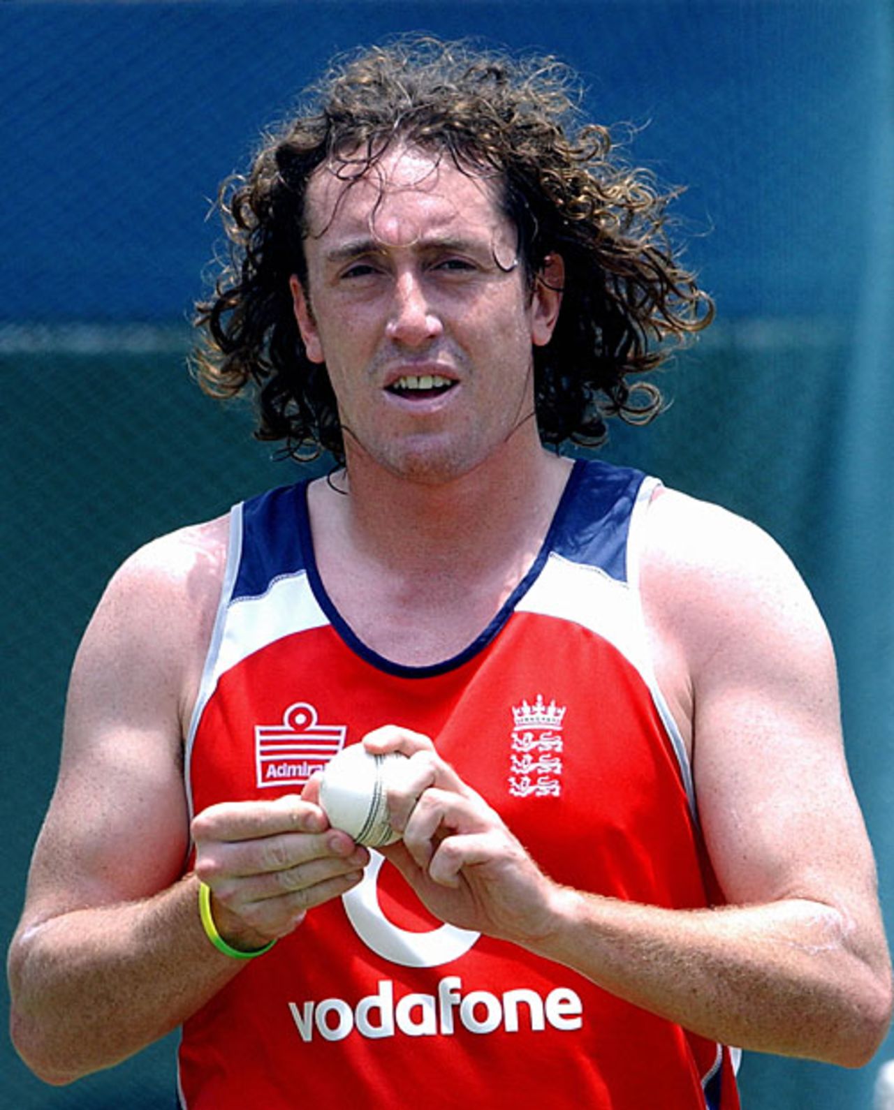 Ryan Sidebottom waits his turn to bowl during net practice, Colombo, September 26, 2007