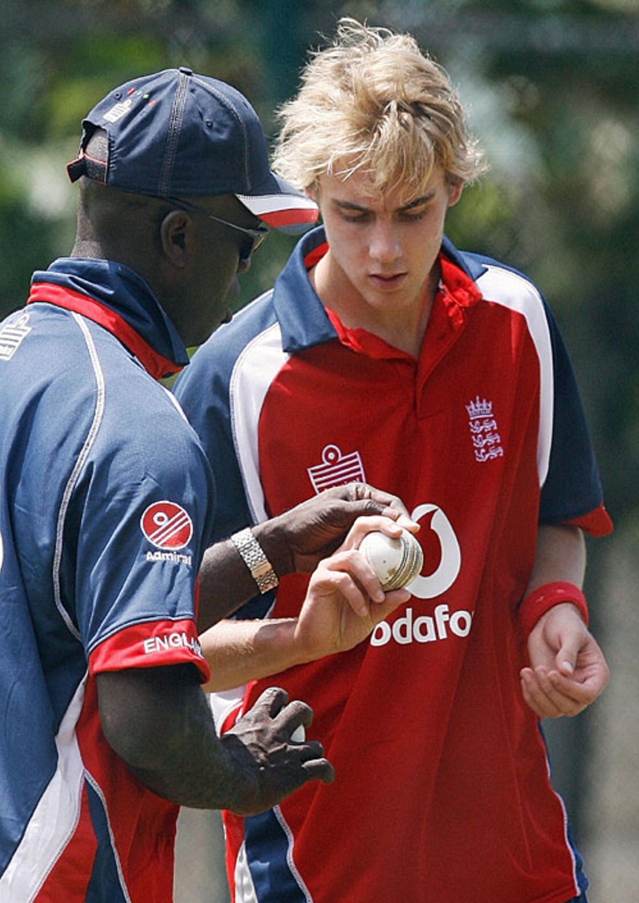 Stuart Broad works on his grip at the Premadasa Stadium, Colombo, September 27, 2007 