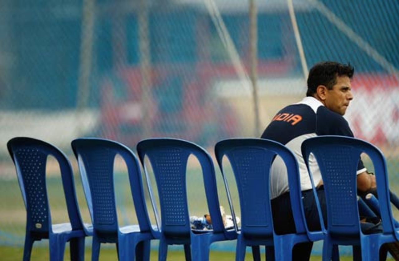 Will the musical chairs of Indian captaincy continue? Rahul Dravid rests during practice, Bangalore, September 27, 2007