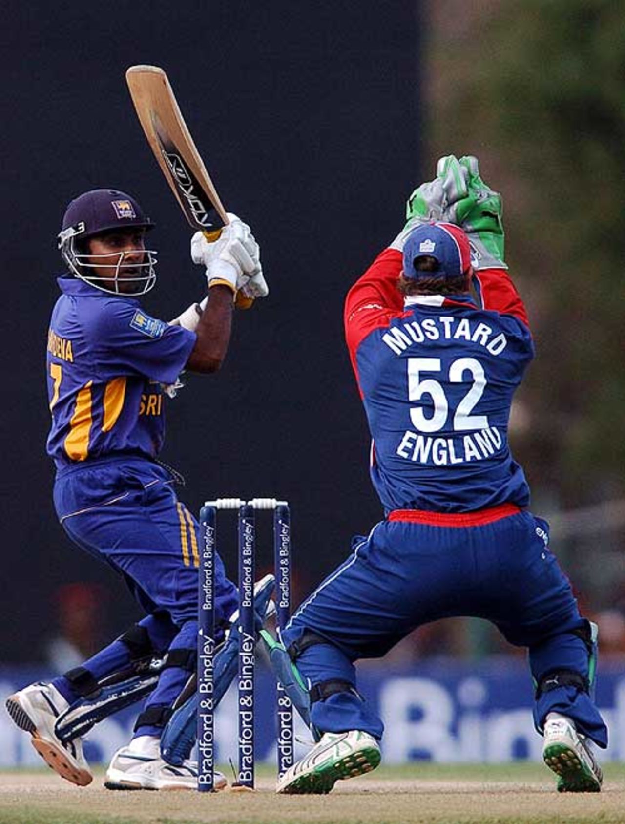 Mahela Jayawardene plays an uppercut during his innings of 66, Sri Lanka v England, 1st ODI, Dambulla, October 1, 2007