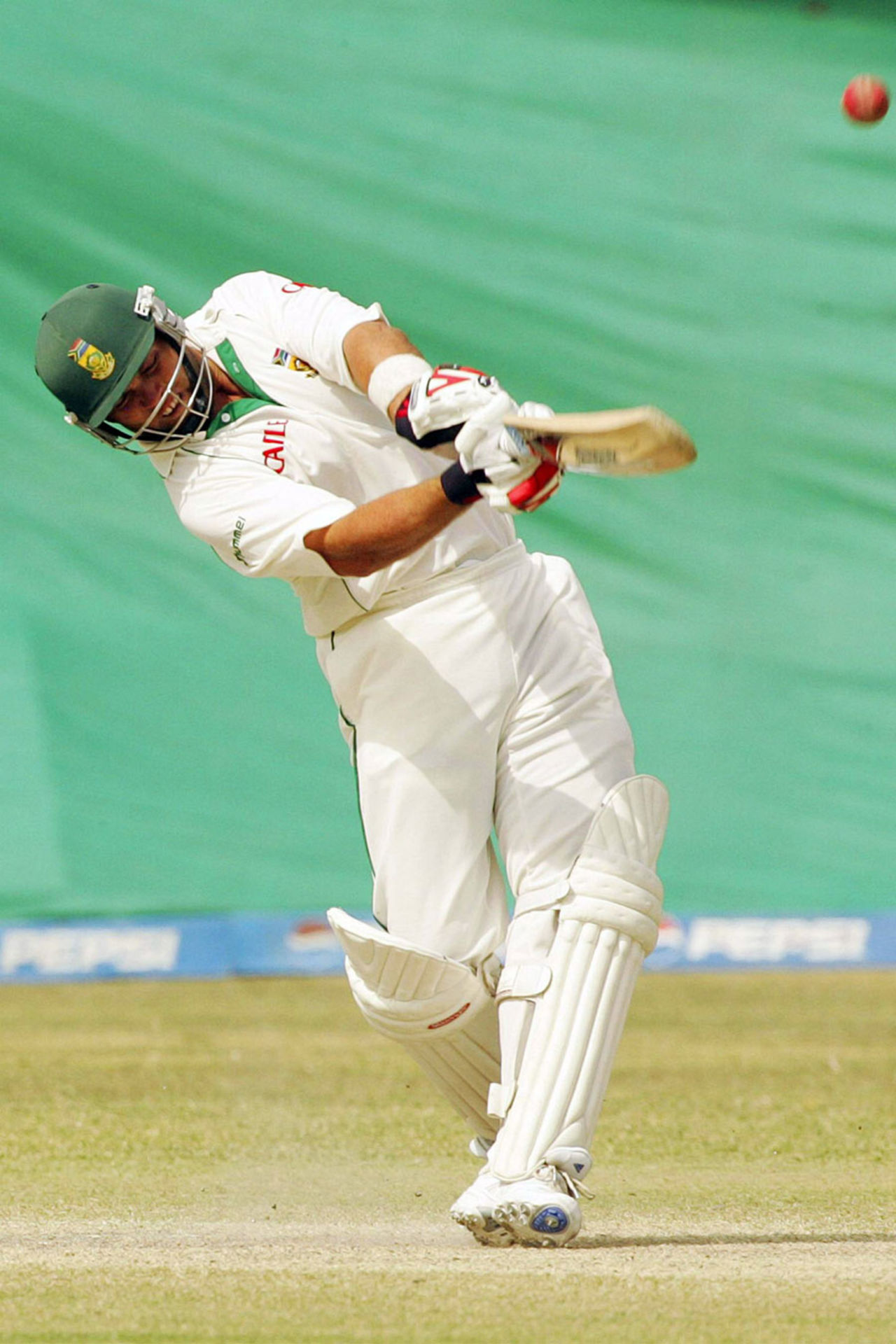 Kamran Akmal watches as Jacques Kallis pulls one through the on side, Pakistan v South Africa, 1st Test, Karachi, 1st day, October 1, 2007