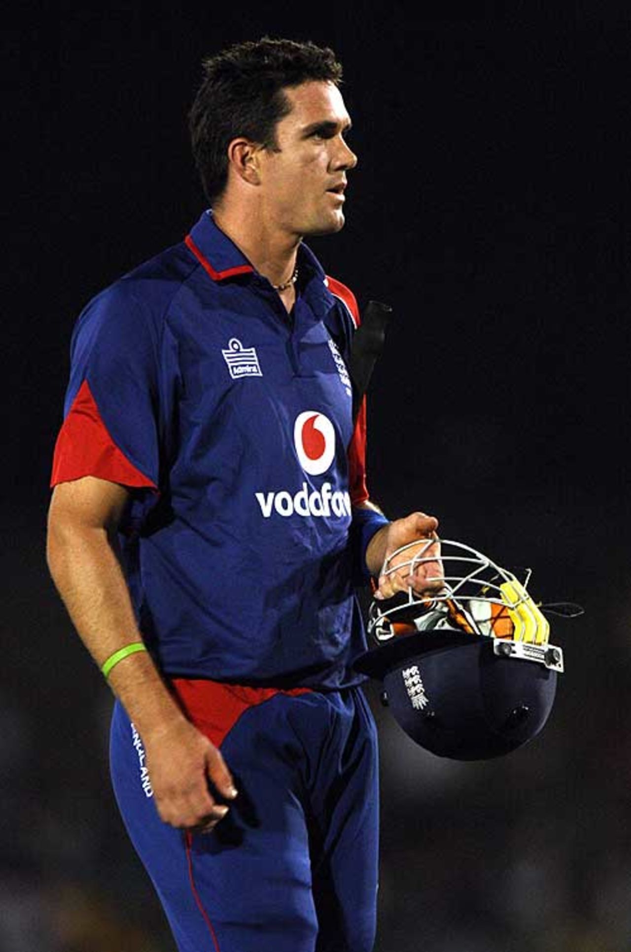 Kevin Pietersen's worried expression says it all as England struggle in Dambulla, Sri Lanka v England, 1st ODI, Dambulla, October 1, 2007