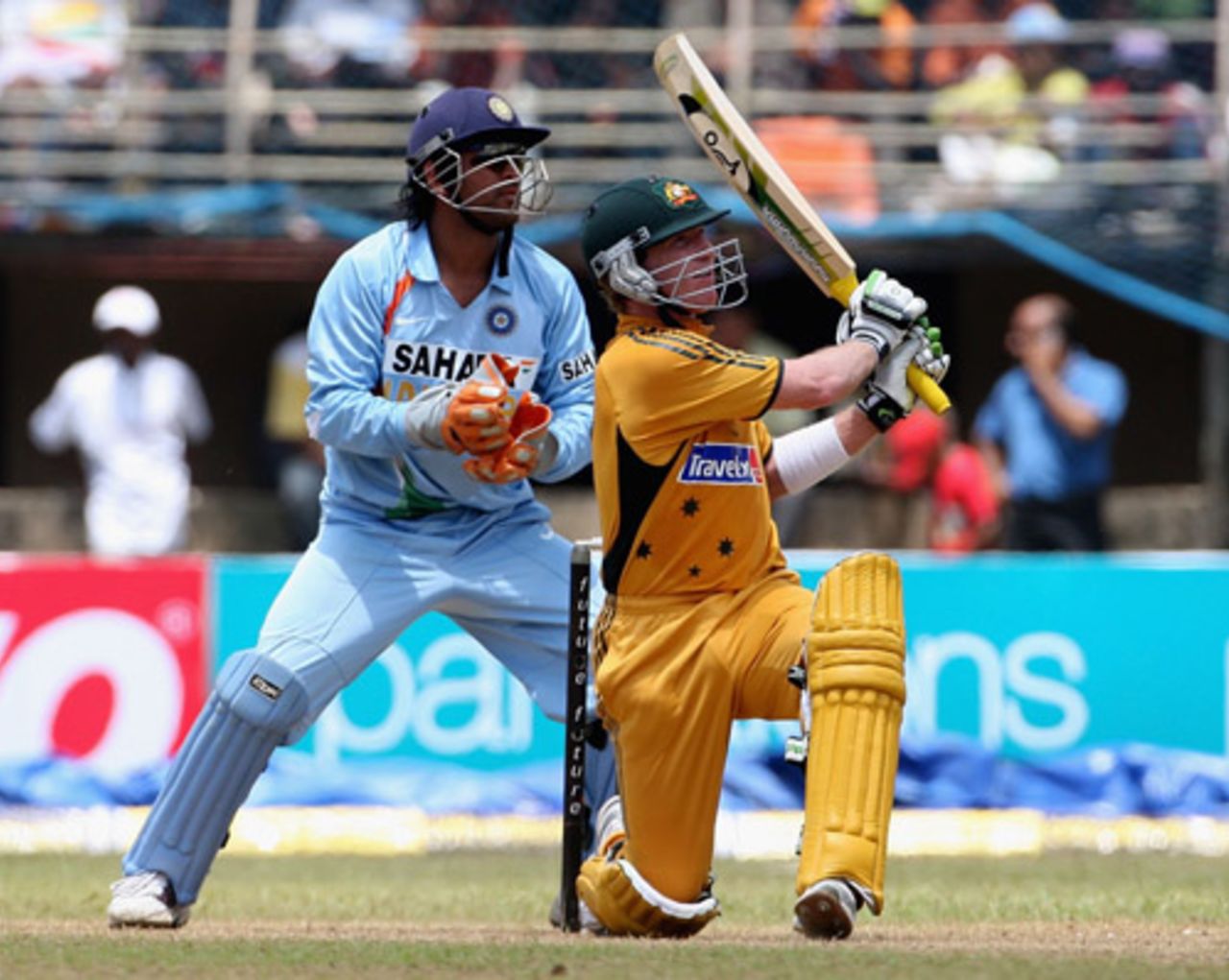 Brad Haddin smashes the ball over midwicket, India v Australia, 2nd ODI, Kochi, October 2, 2007 