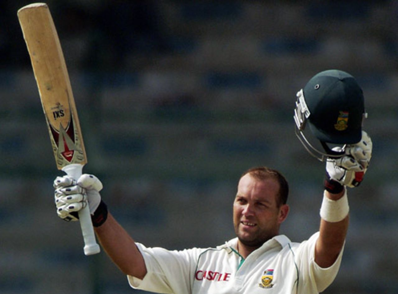 Jacques Kallis scored a hundred in each innings, Pakistan v South Africa, 1st Test, Karachi, 4th day, October 4, 2007