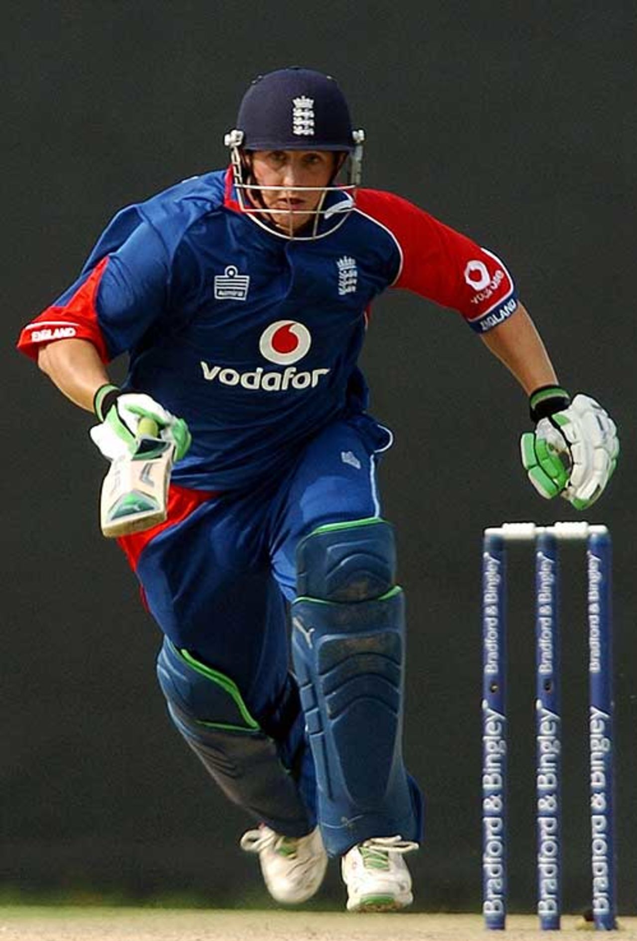 Phil Mustard sets off for a quick single, Sri Lanka v England, 2nd ODi, Dambulla, October 4, 2007