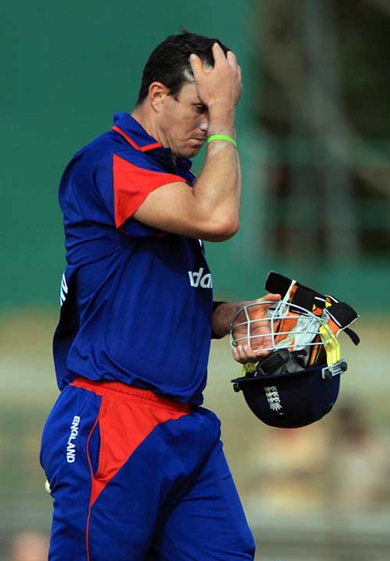 Kevin Pietersen made just 12 as England's top-order struggled again, Sri Lanka v England, 2nd ODi, Dambulla, October 4, 2007